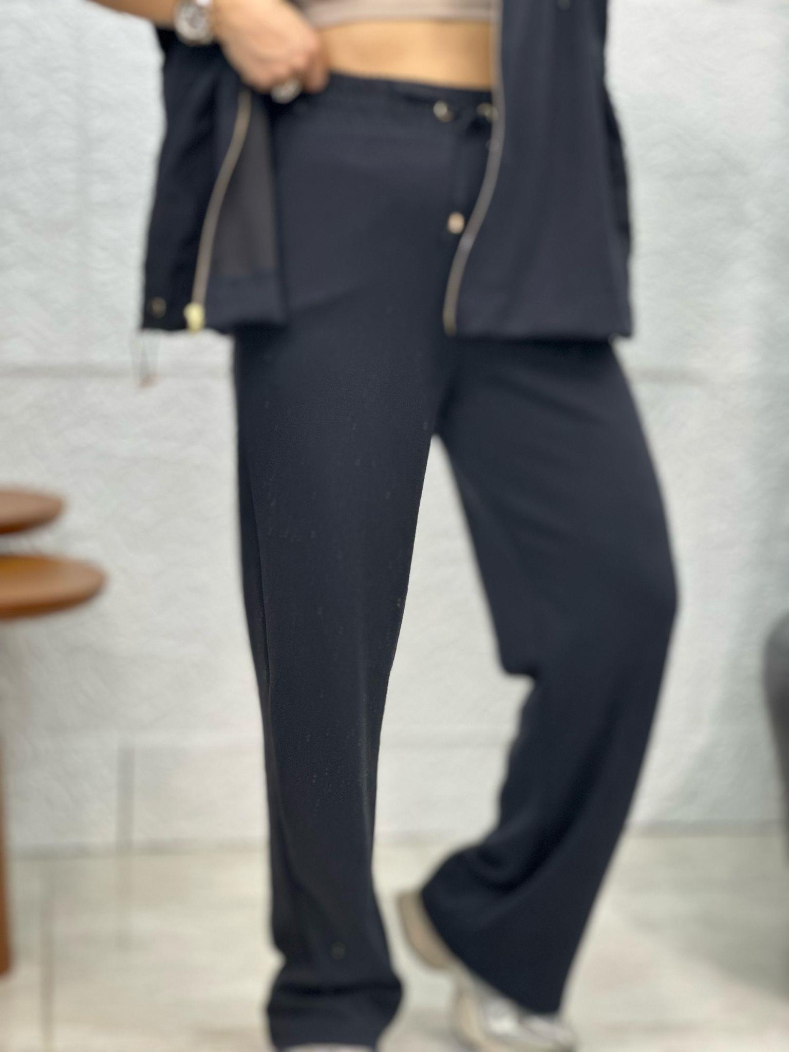 Siyah Yelekli Takım
