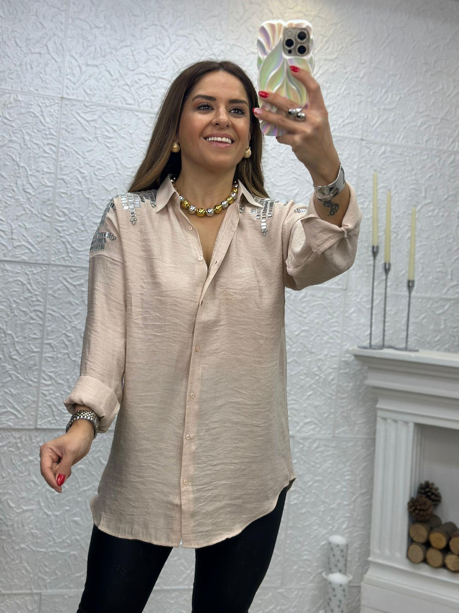 Taşlı Bej Gömlek