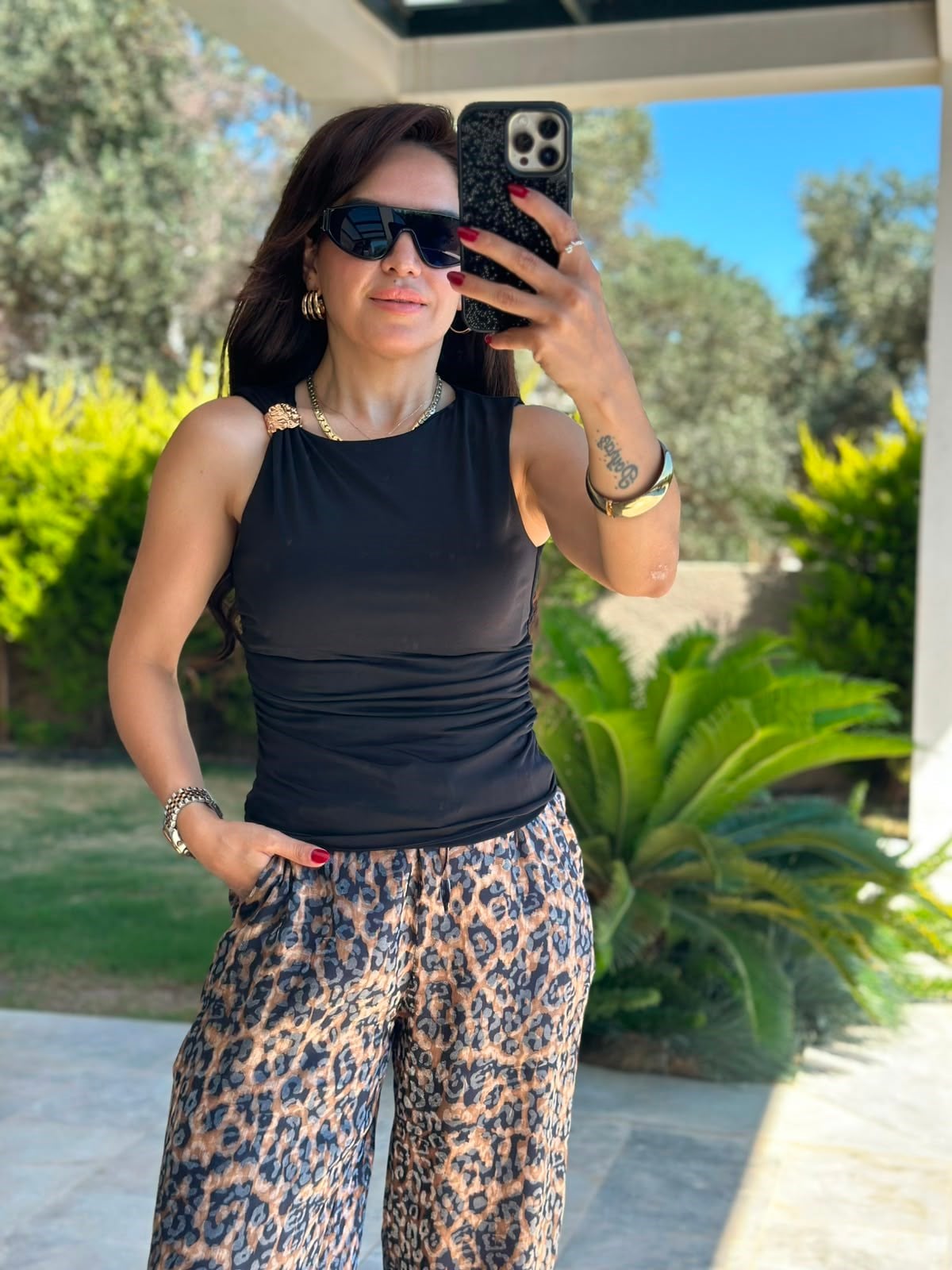 Tokalı Siyah Bluz