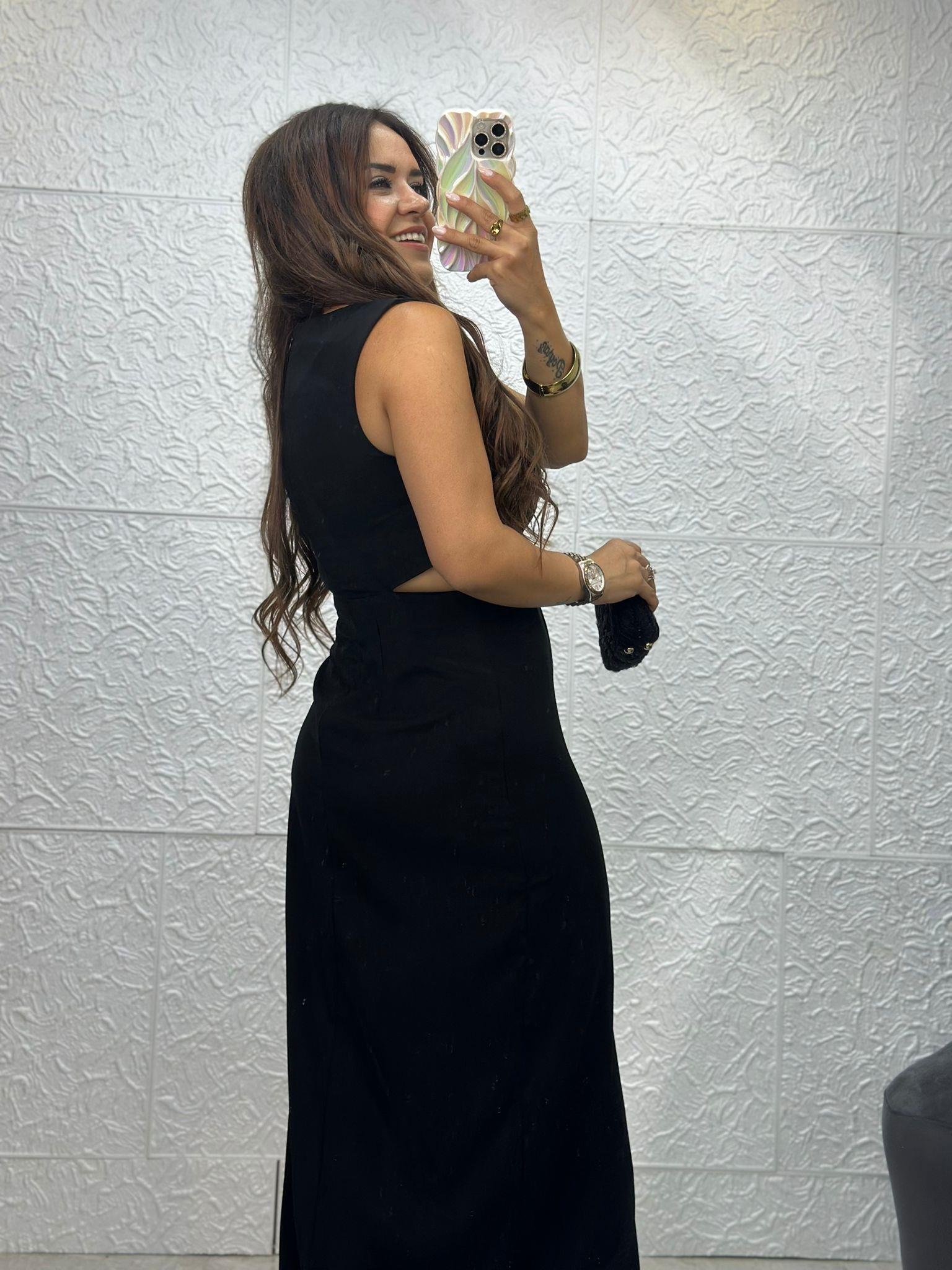 Tokalı Siyah Elbise