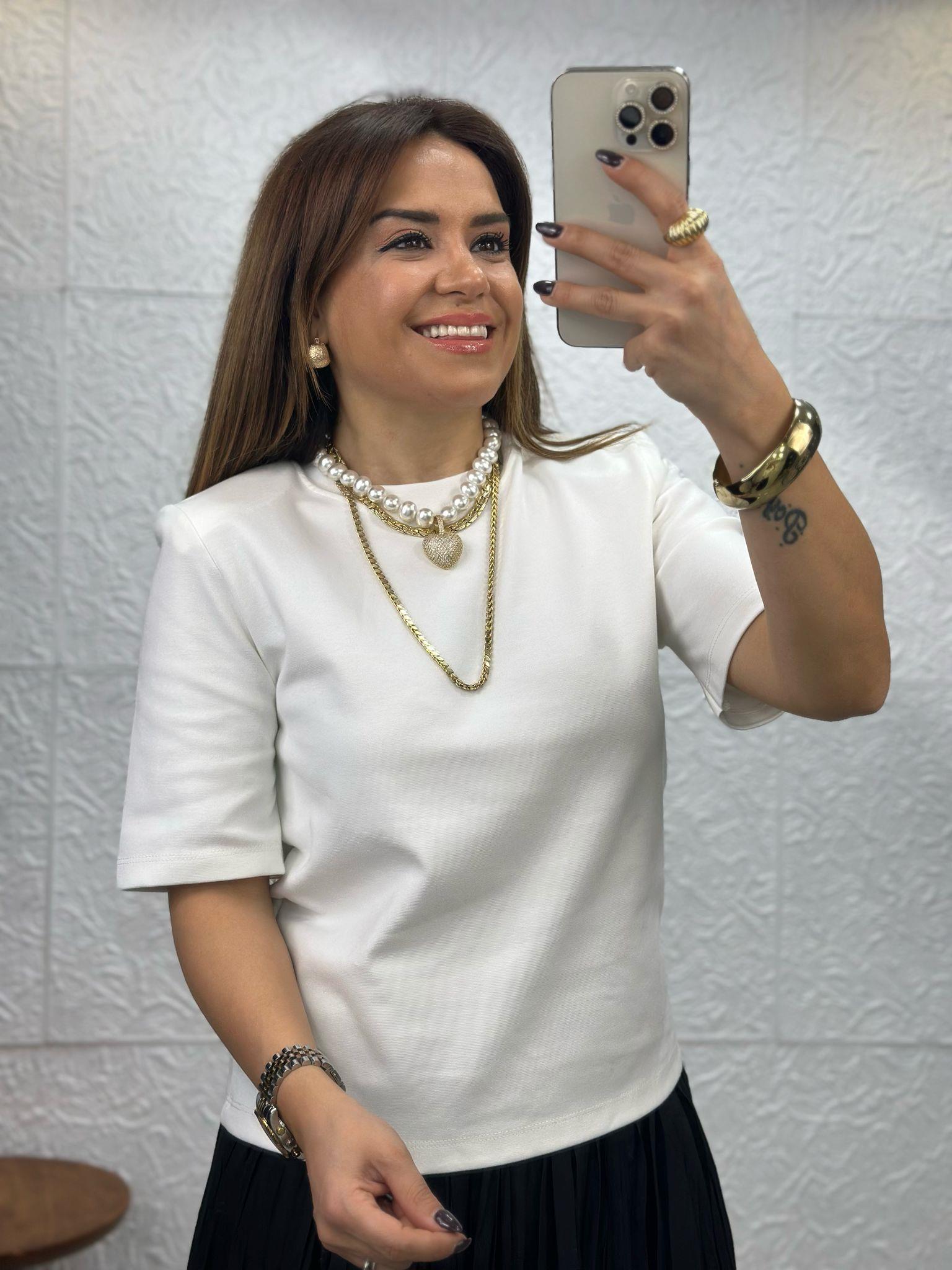 Vatkalı Beyaz Tshirt