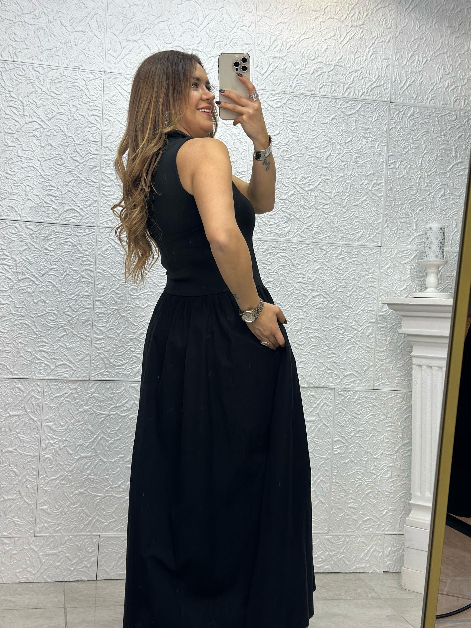 Yaka Detaylı Fermuarlı Siyah Elbise