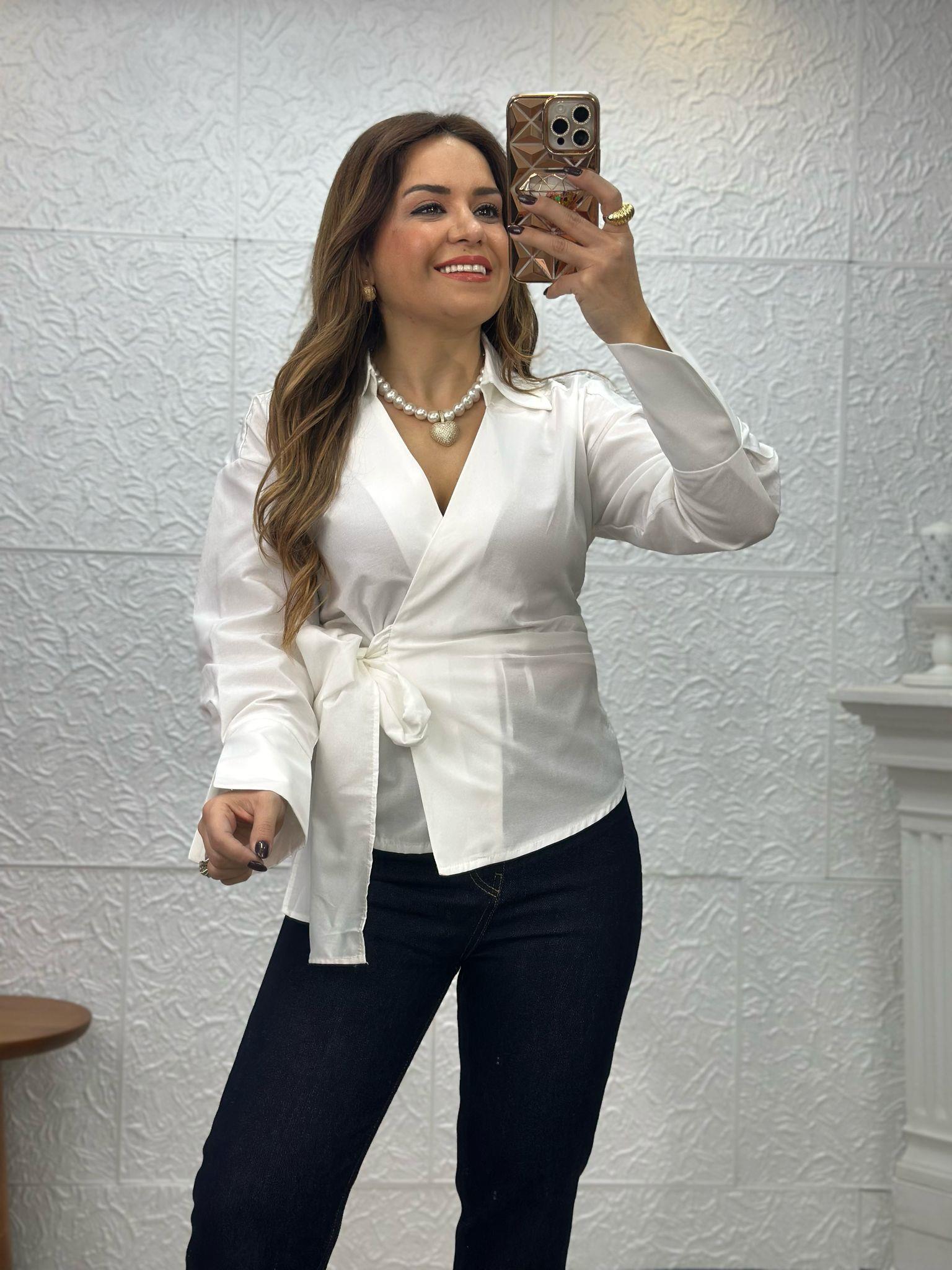 Yandan Bağlamalı Beyaz Bluz Gömlek