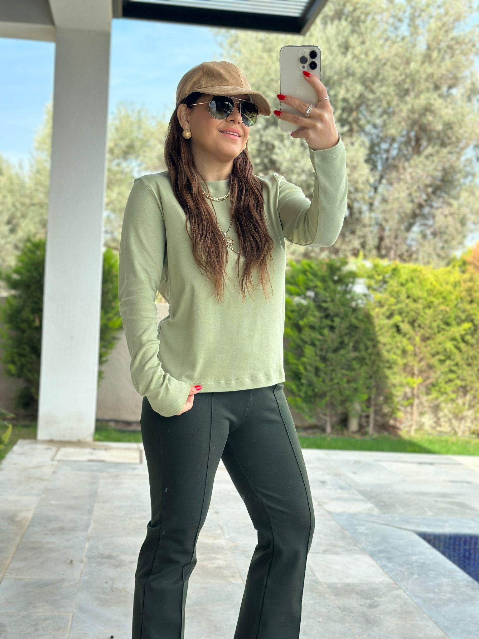 Yuvarlak Yaka Mint Yeşili Body