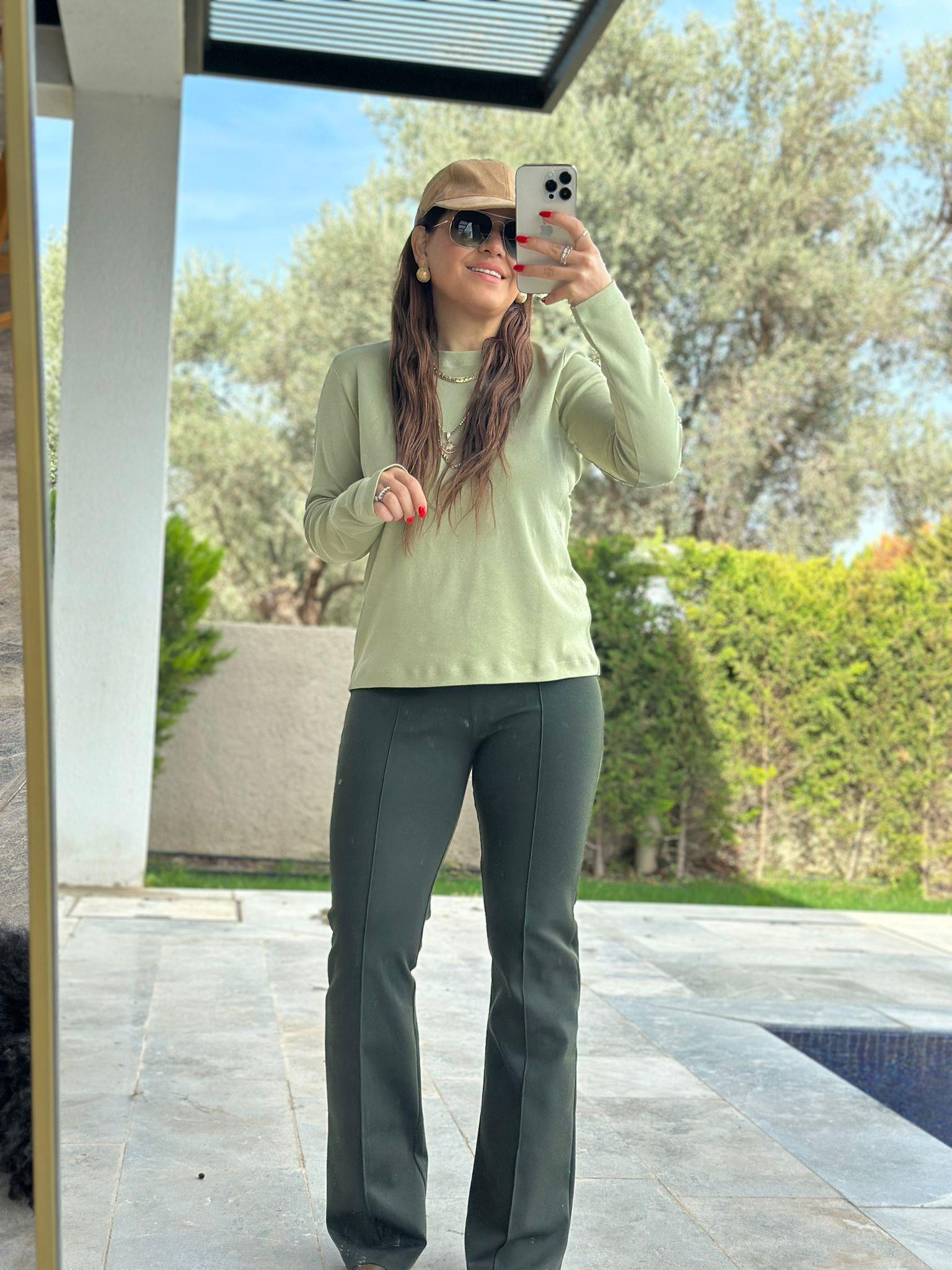 Yuvarlak Yaka Mint Yeşili Body