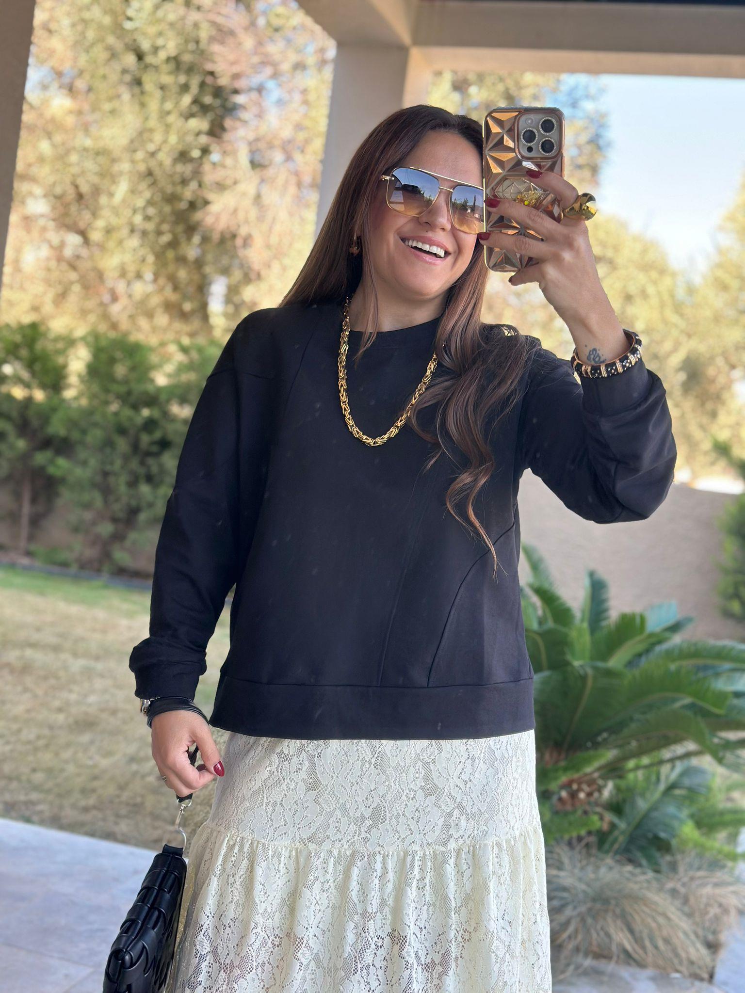 Yuvarlak Yaka Siyah Sweatshirt