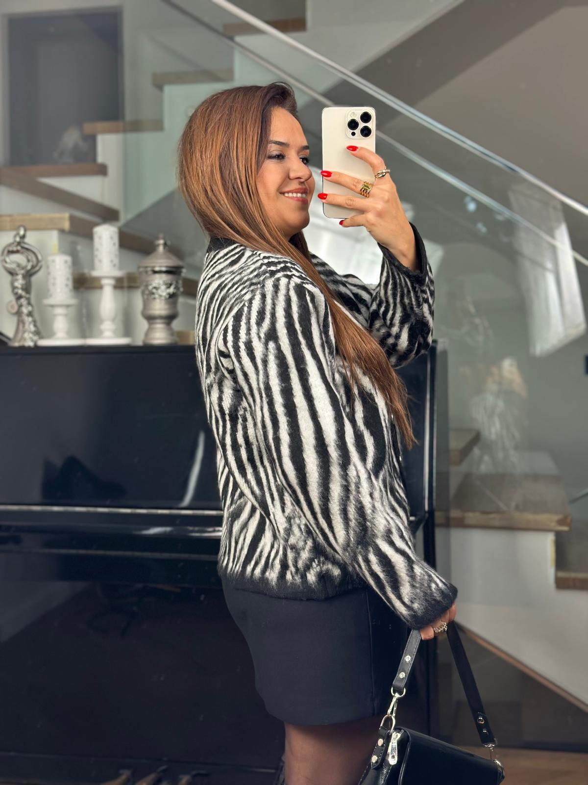 Zebra Desenli Siyah Beyaz Hırka