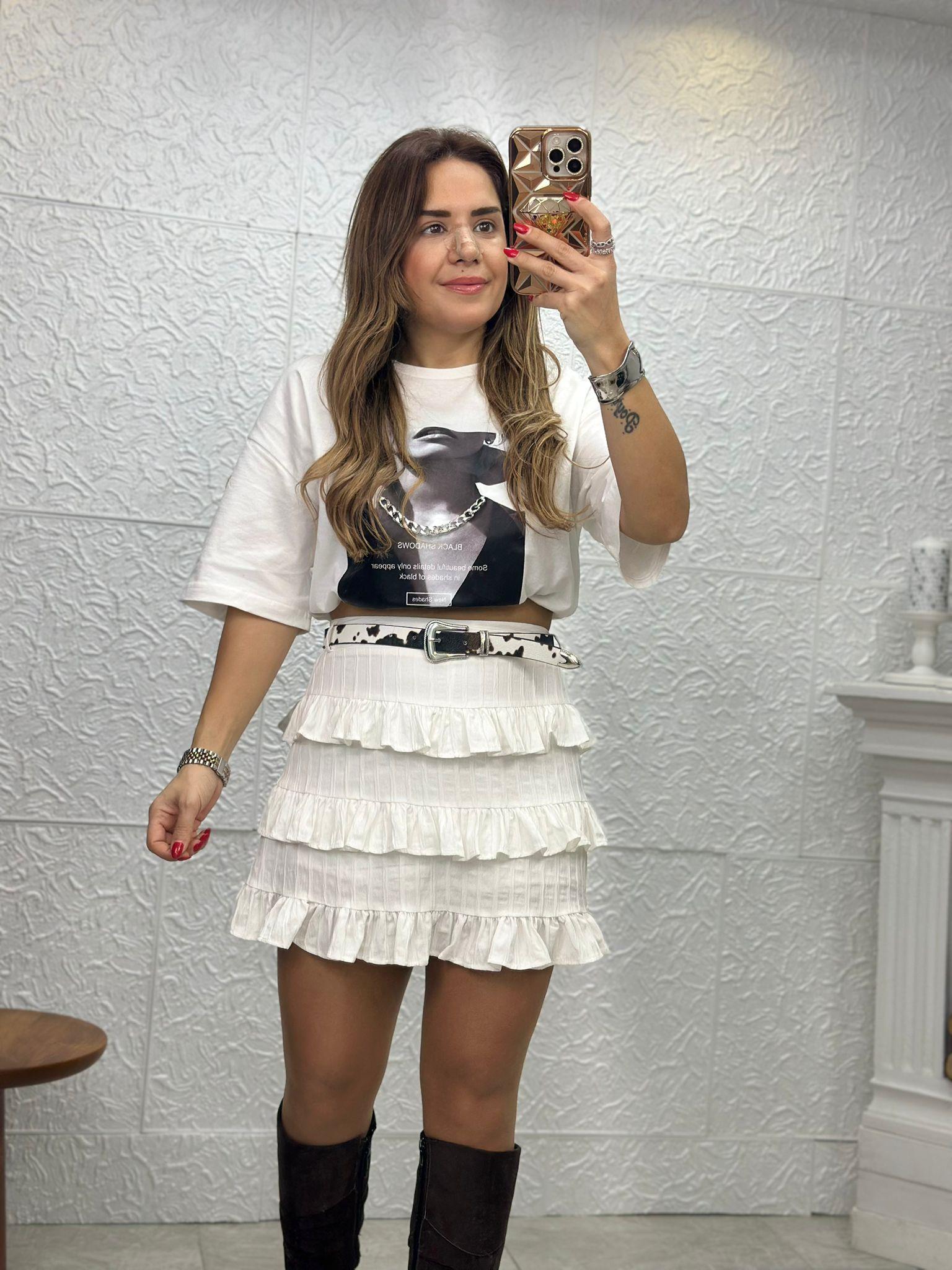 Zincir Detaylı Beyaz Tshirt