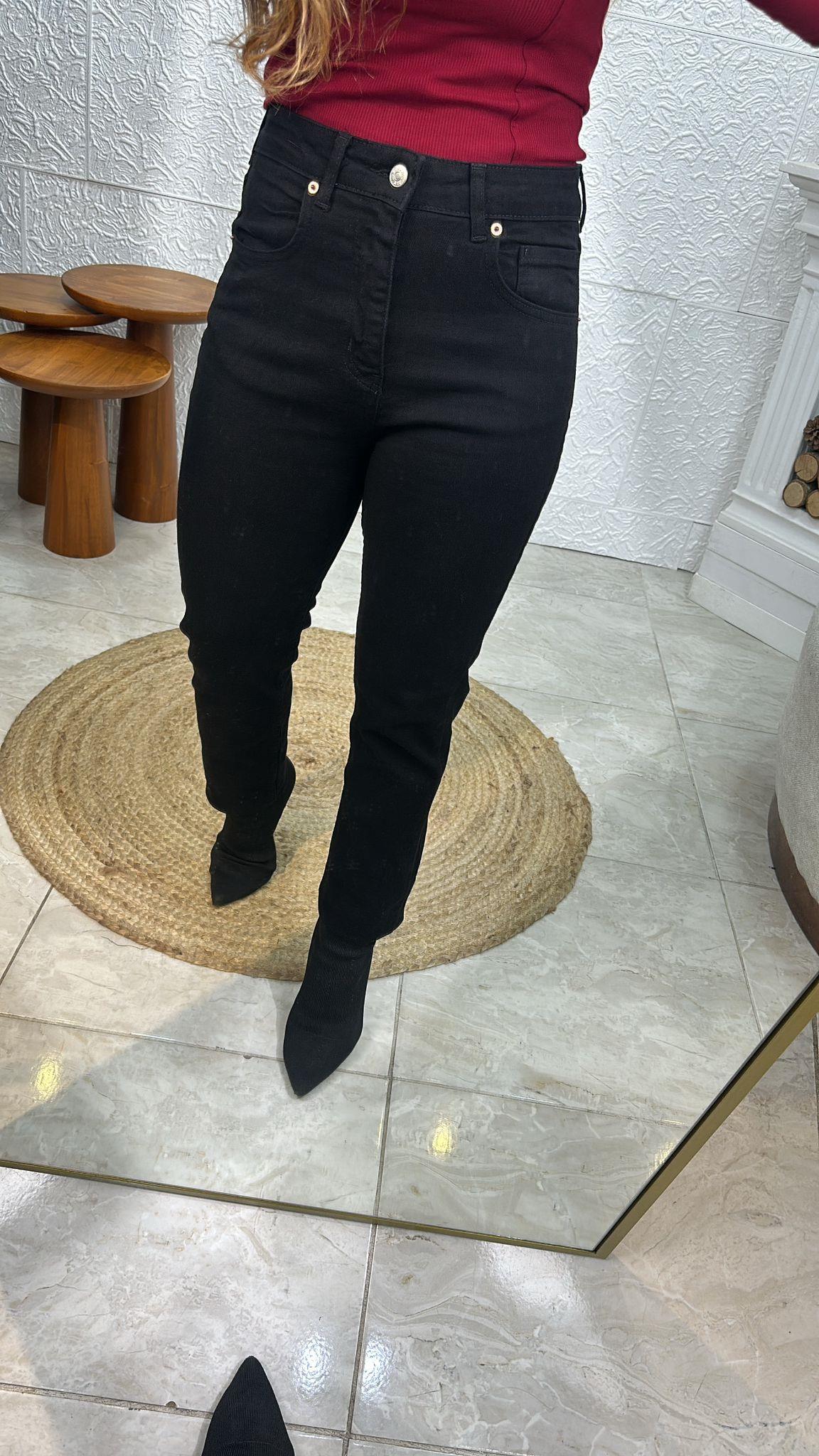 ZR SİYAH MOM JEAN