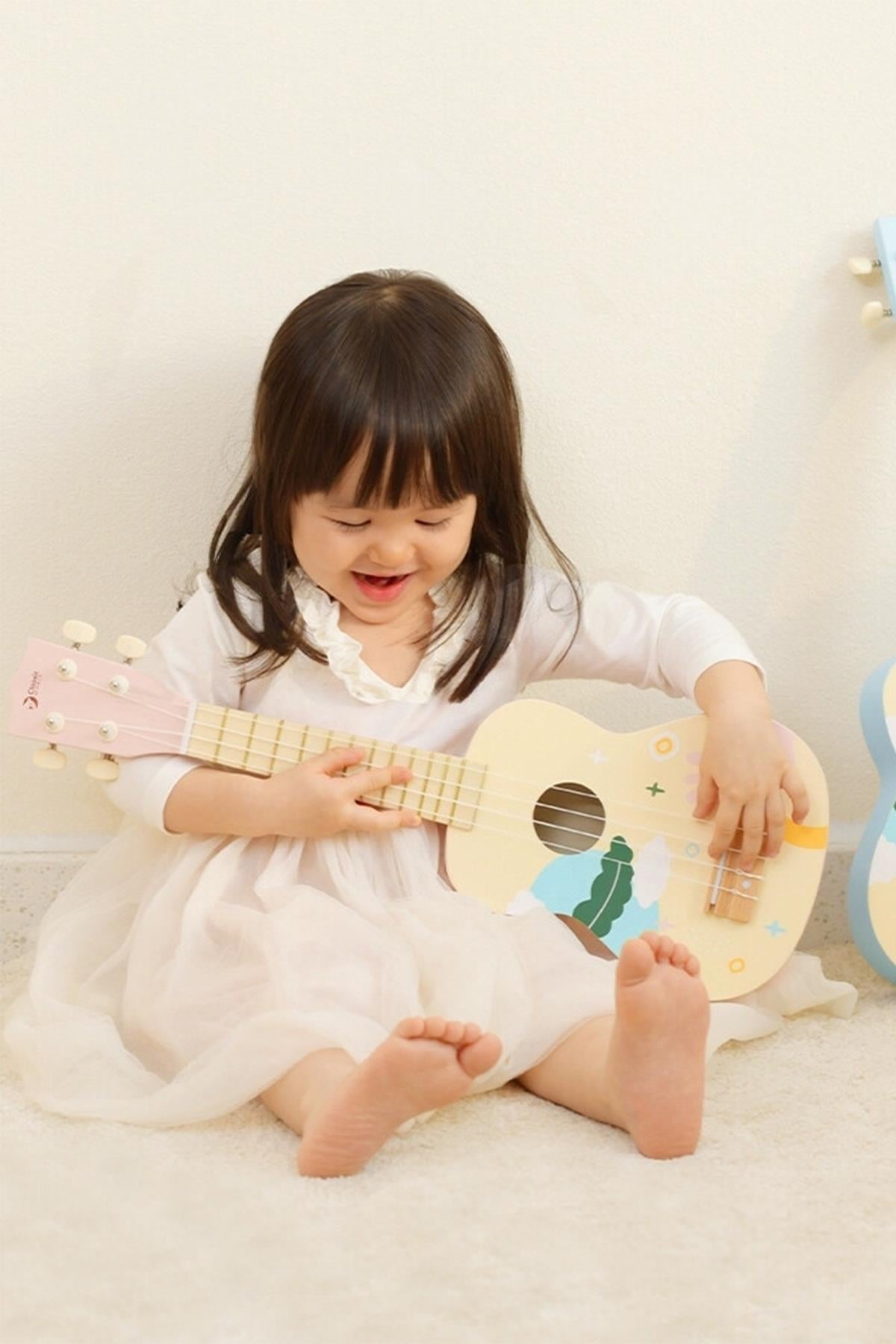 Classic World Ahşap Iris Ukelele - Mavi Çok Renkli