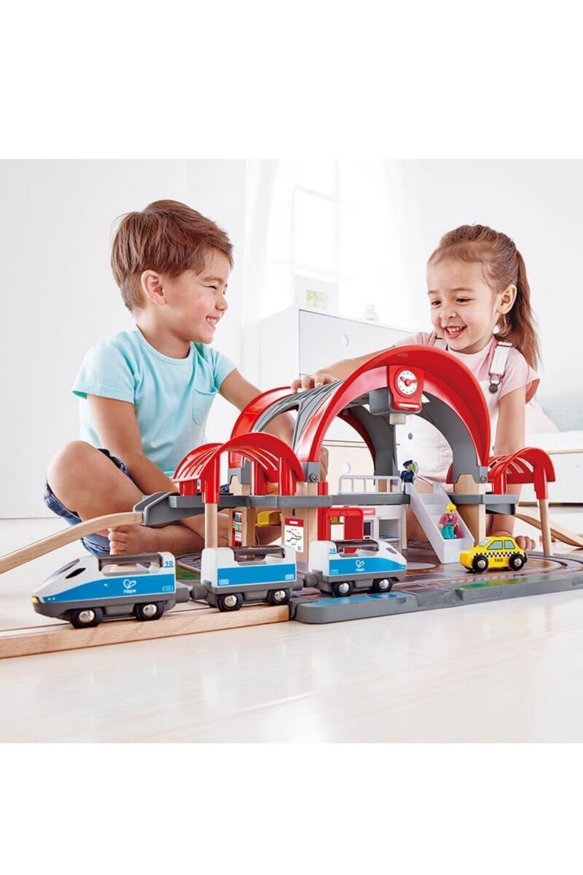 Hape Grand City Oyuncak Tren İstasyonu Çok Renkli