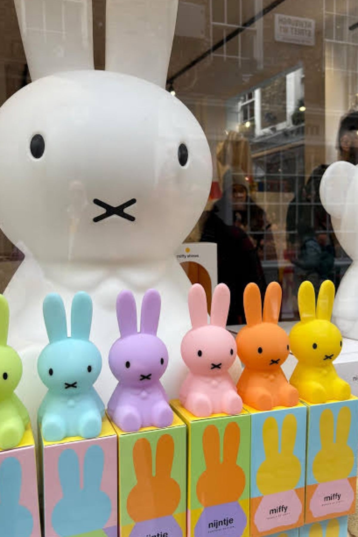 Mr. Maria / Miffy Blind Box Sürpriz Renkli Mini Lamba Çok Renkli