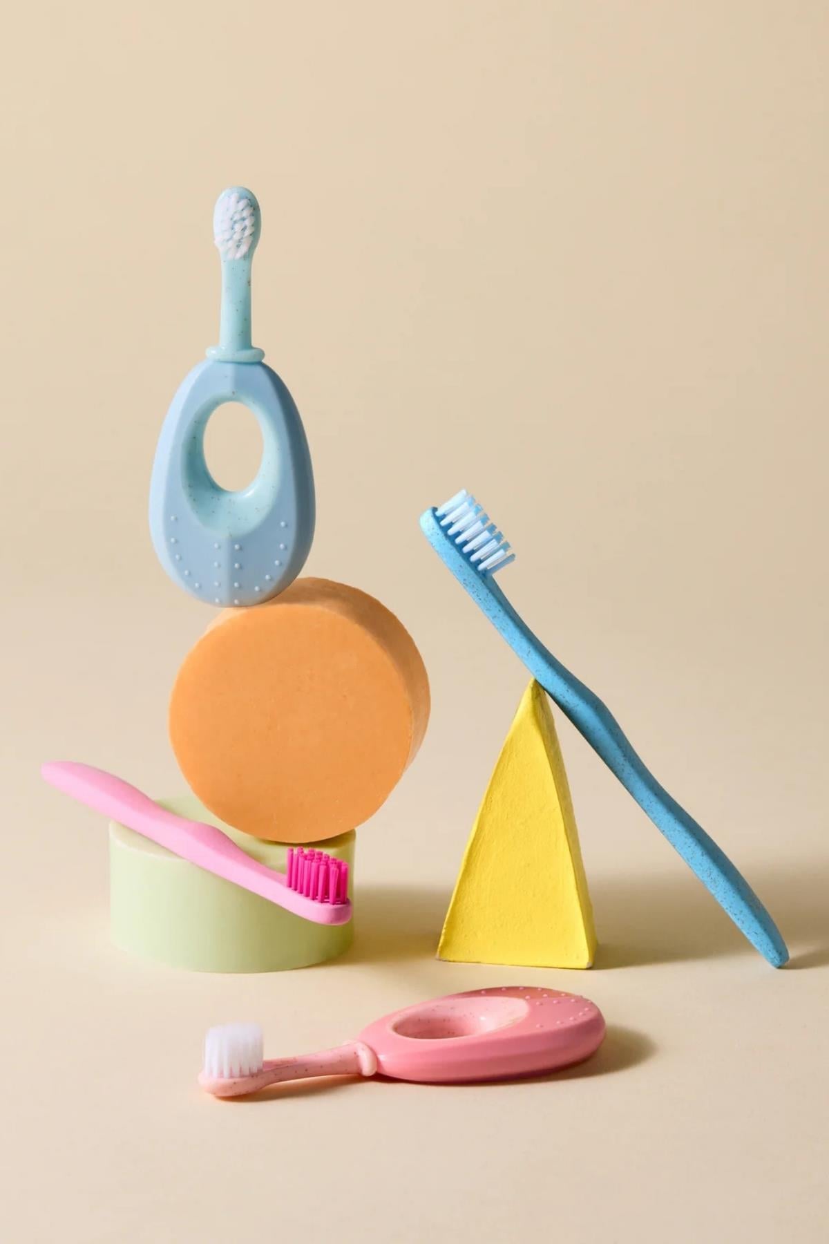 The Humble Co. / Humble Brush Baby Bebekler için Alıştırma Diş Fırçası Mavi