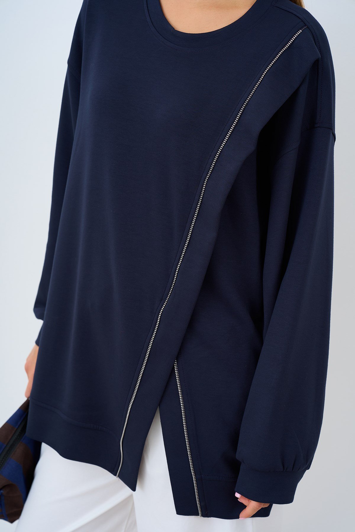 Asimetrik Fermuarlı Oversize Sweatshirt Lacivert