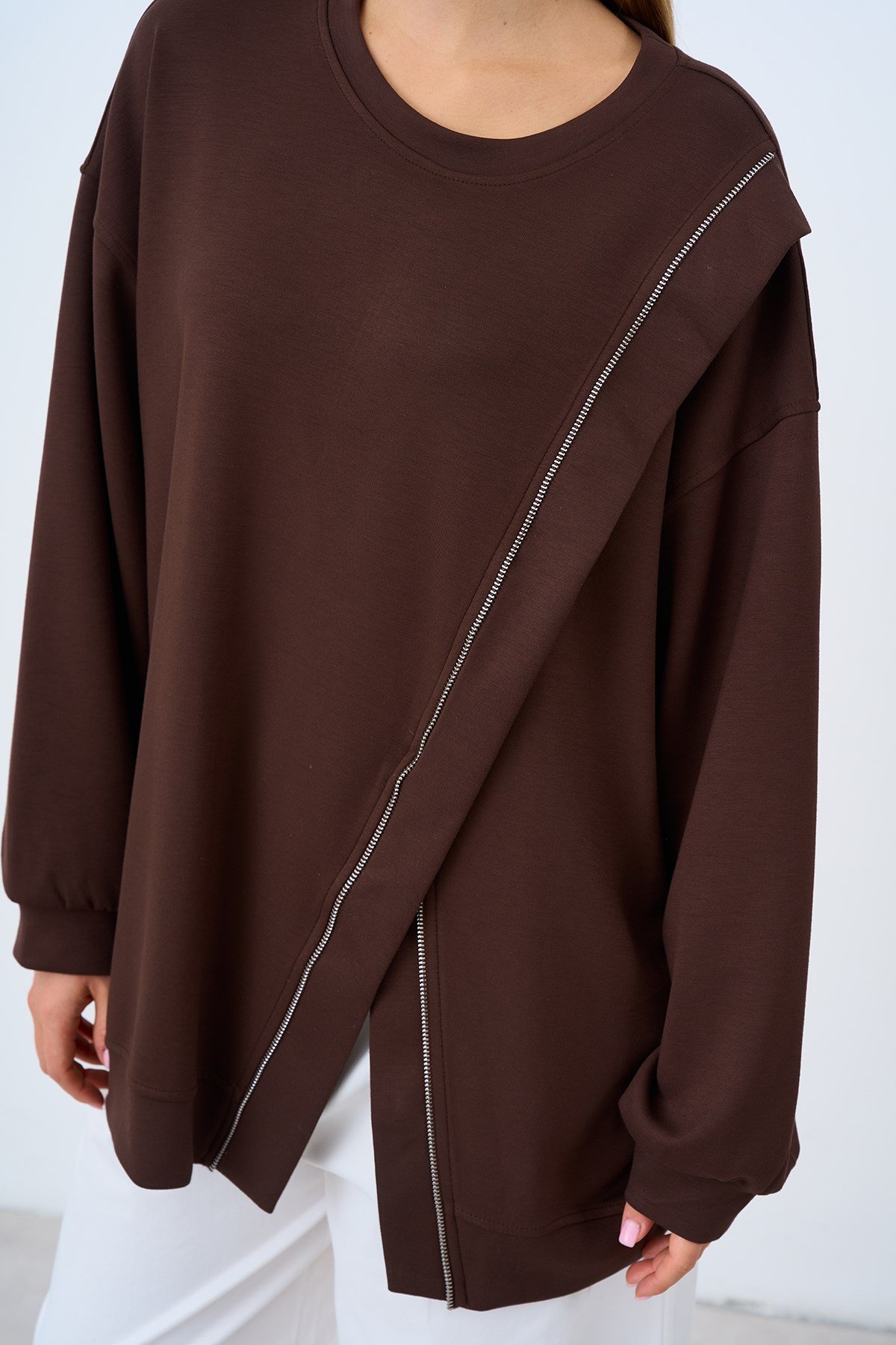 Asimetrik Fermuarlı Oversize Sweatshirt Kahverengi