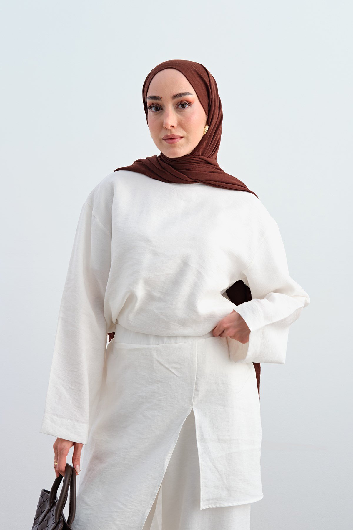 Asimetrik Kesim Beli Lastikli Parça Detay Takım Ekru