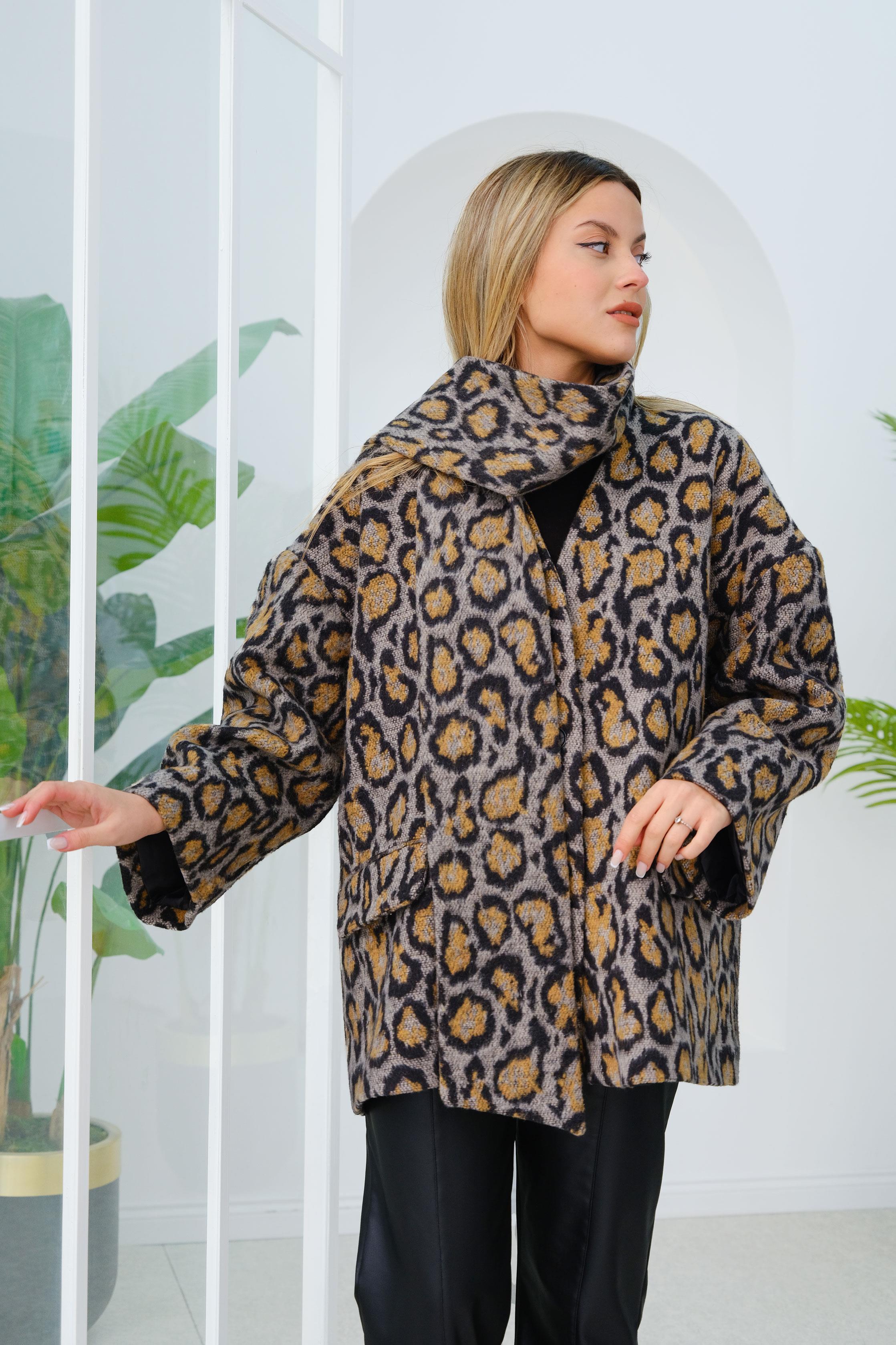 Atkı Aksesuarlı Leoparlı Kaşe Kahverengi