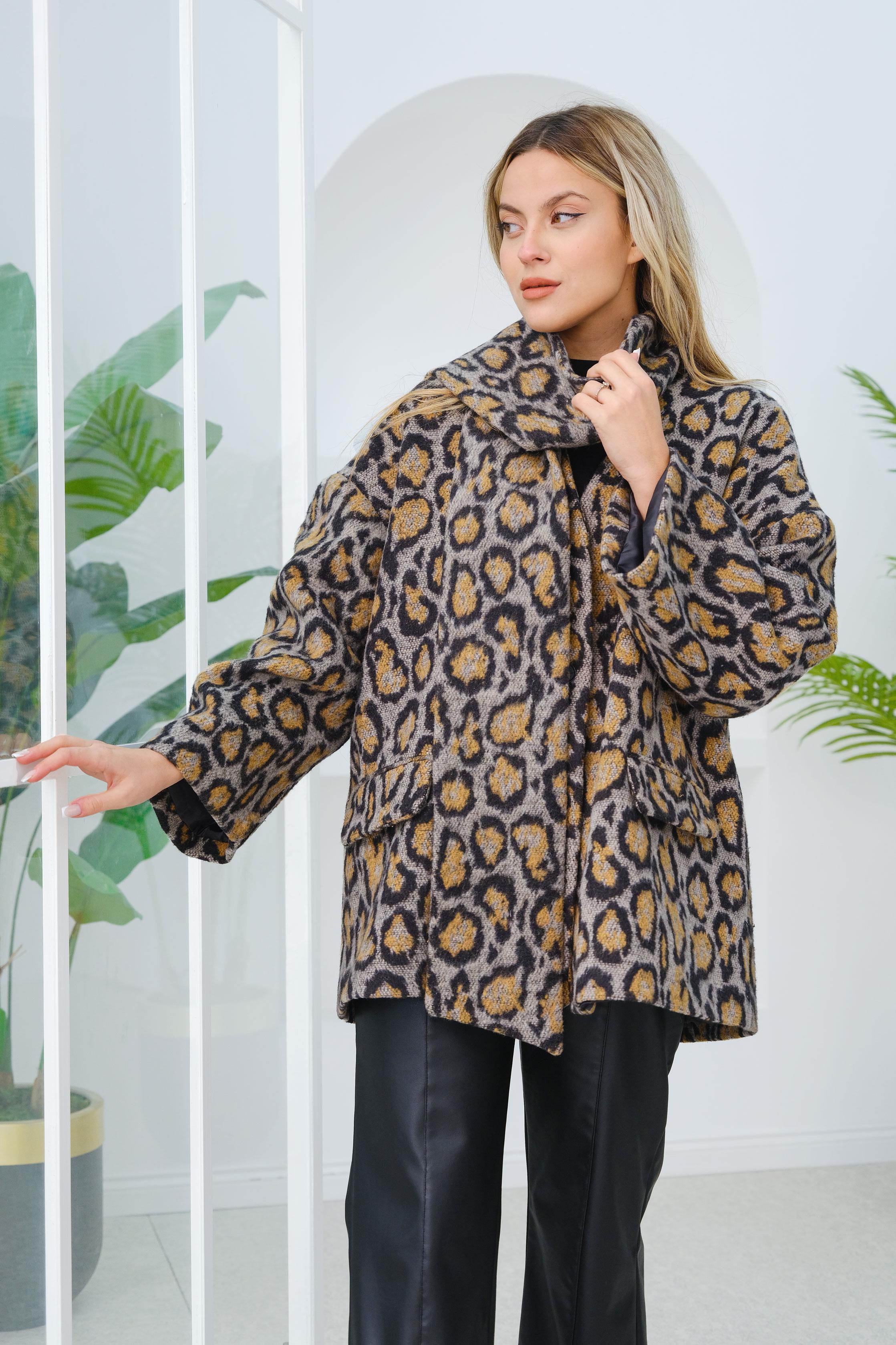 Atkı Aksesuarlı Leoparlı Kaşe Kahverengi