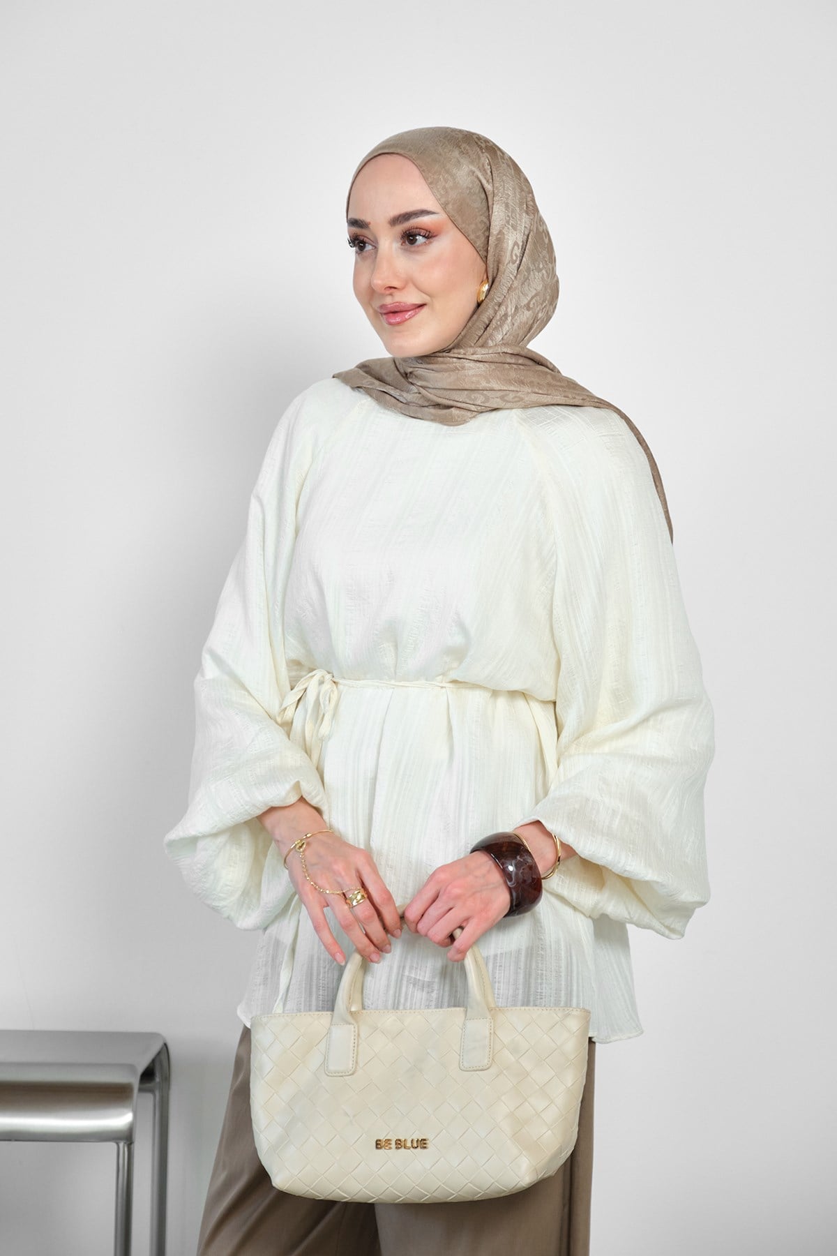 Bel Bağlamalı Bilek Lastik Detaylı Bluz Krem