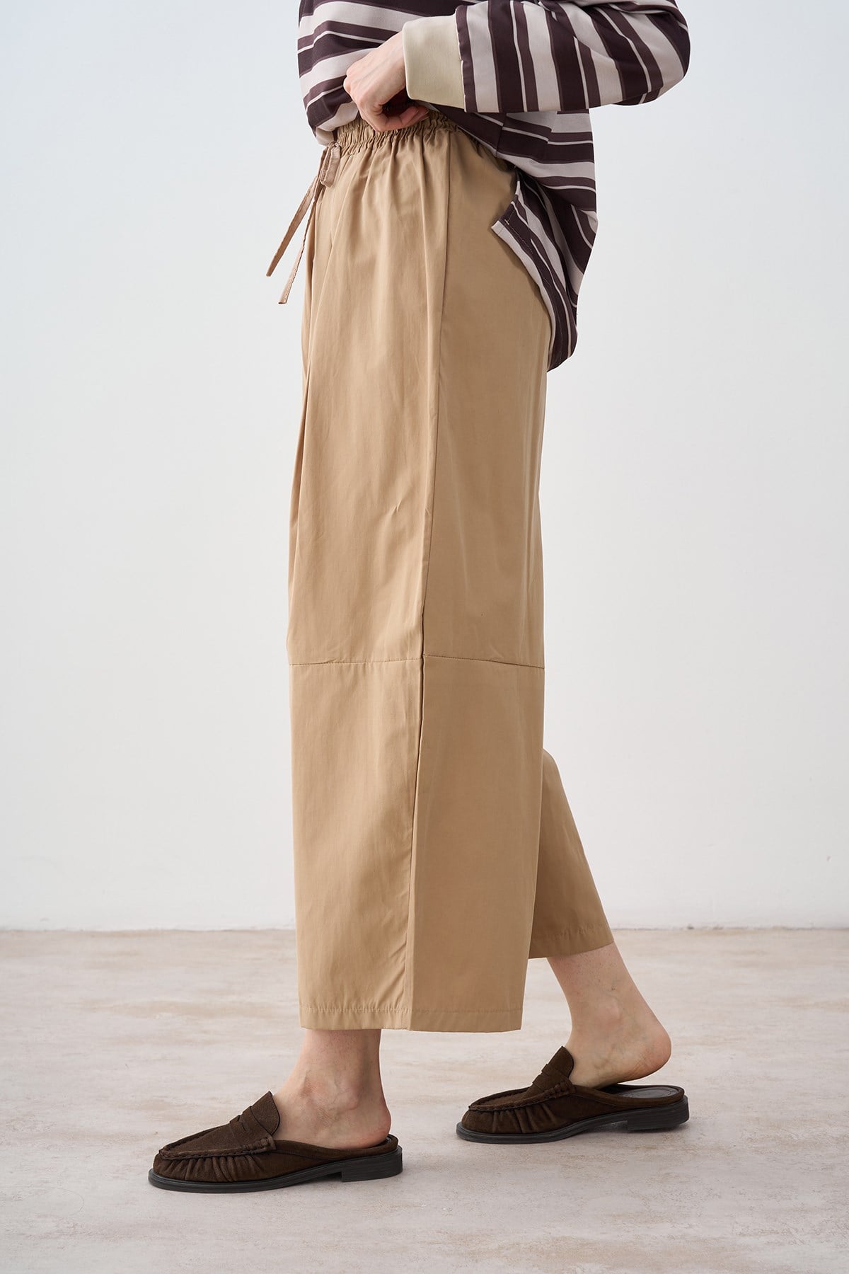 Beli Ayarlanabilir Pilise Detay Pantolon Vizon