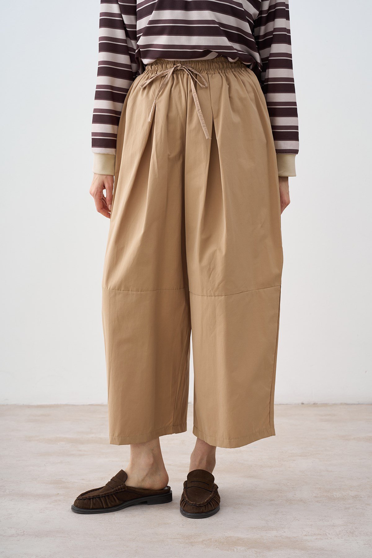 Beli Ayarlanabilir Pilise Detay Pantolon Vizon