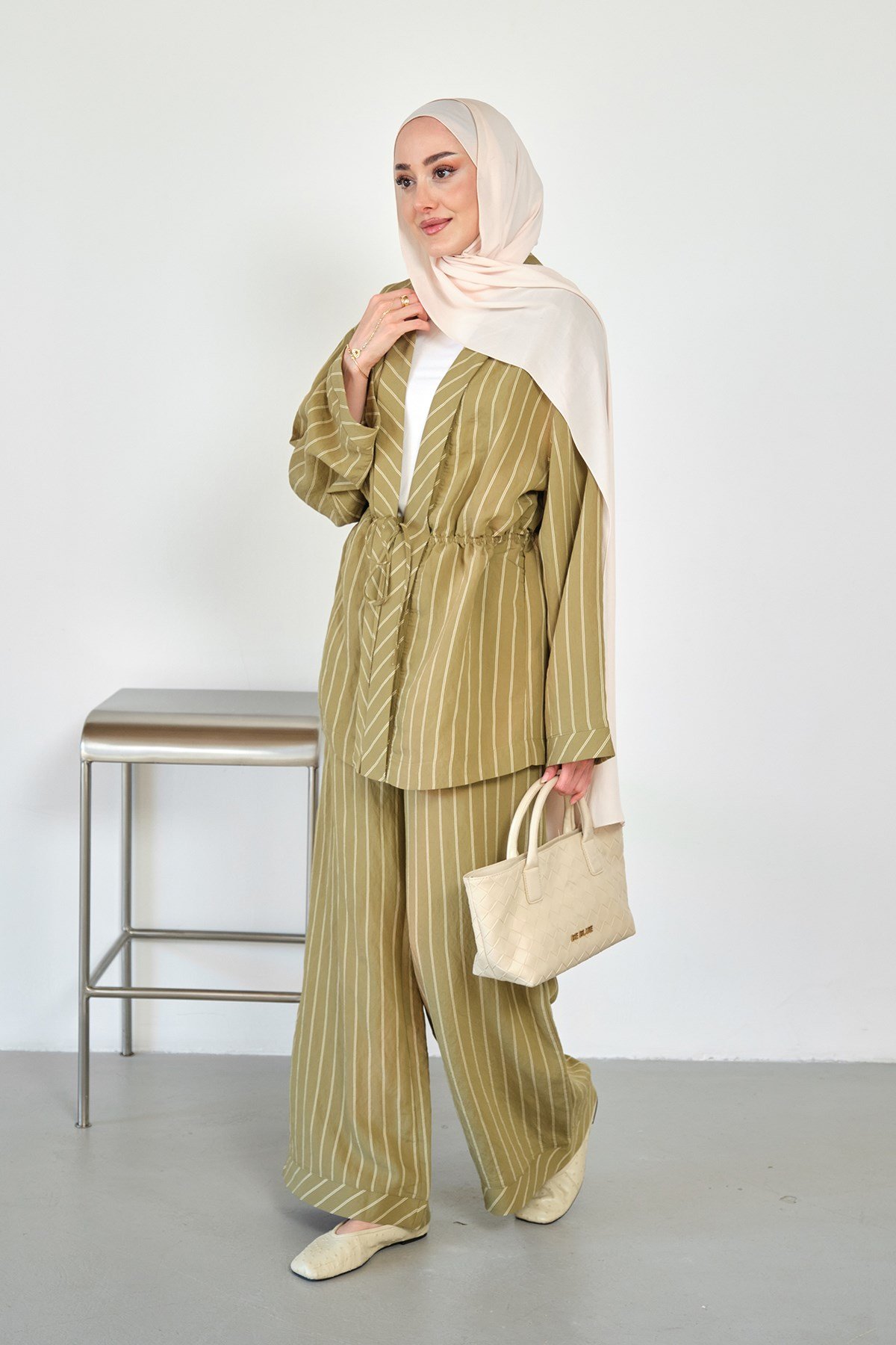 Beli Lastikli Önden Bağlamalı Çizgili Pantolonlu Kimono Takım Yağ Yeşil