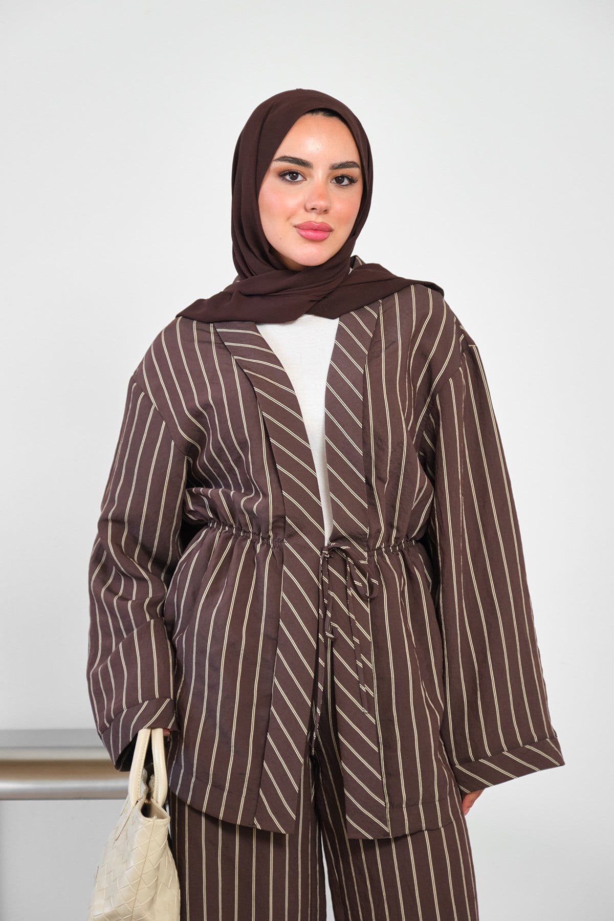 Beli Lastikli Önden Bağlamalı Çizgili Pantolonlu Kimono Takım Kahverengi