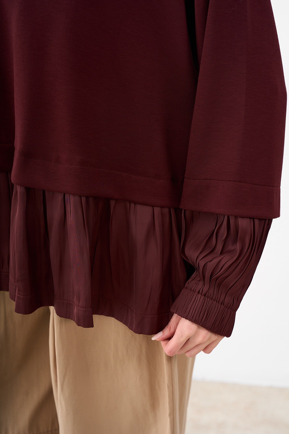 Bisiklet Yaka Saten Pile Detaylı Sweatshirt Bordo