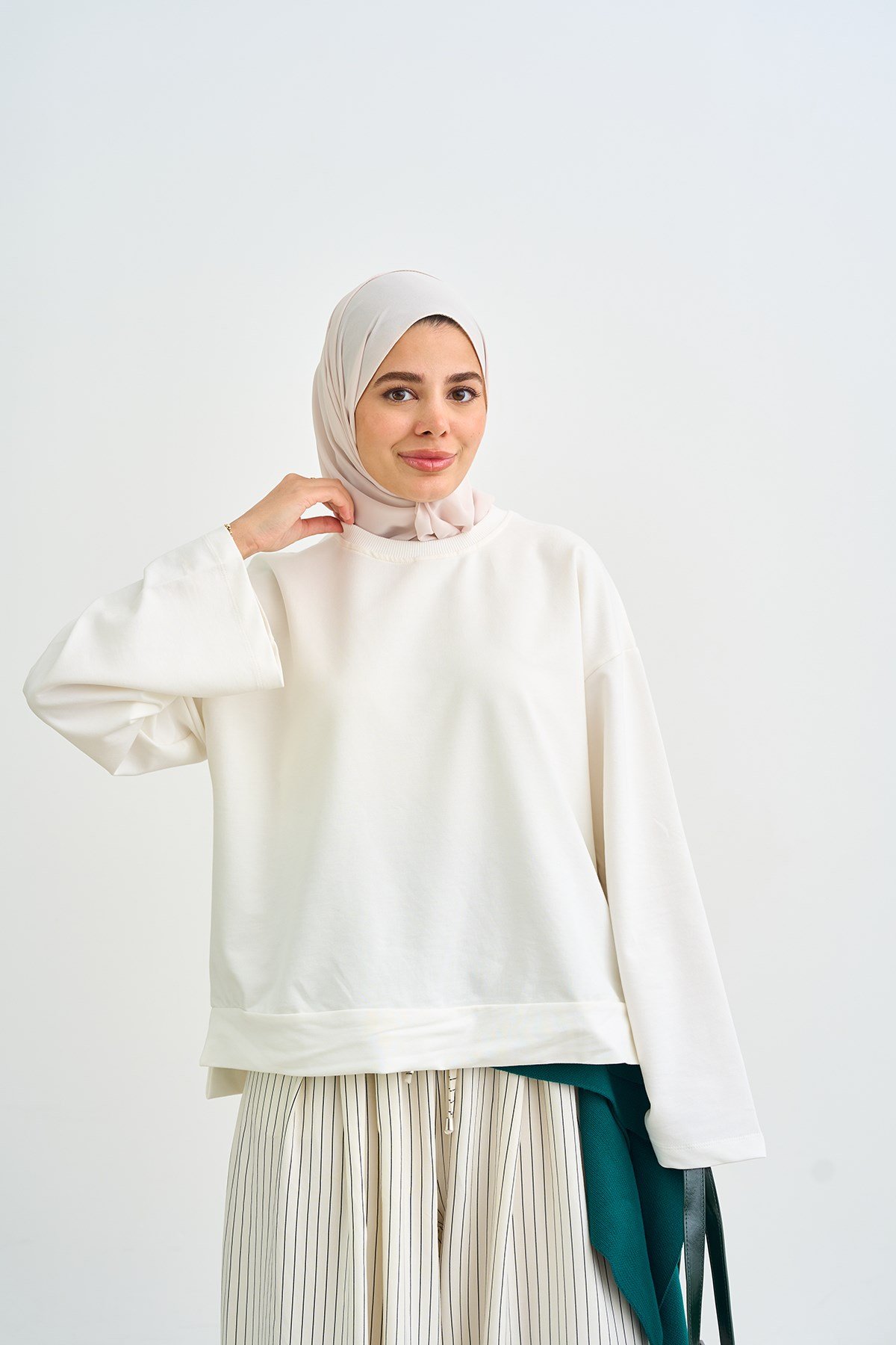 Bisiklet Yaka Sweatshirt Ekru