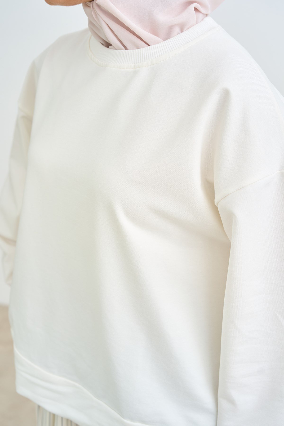 Bisiklet Yaka Sweatshirt Ekru