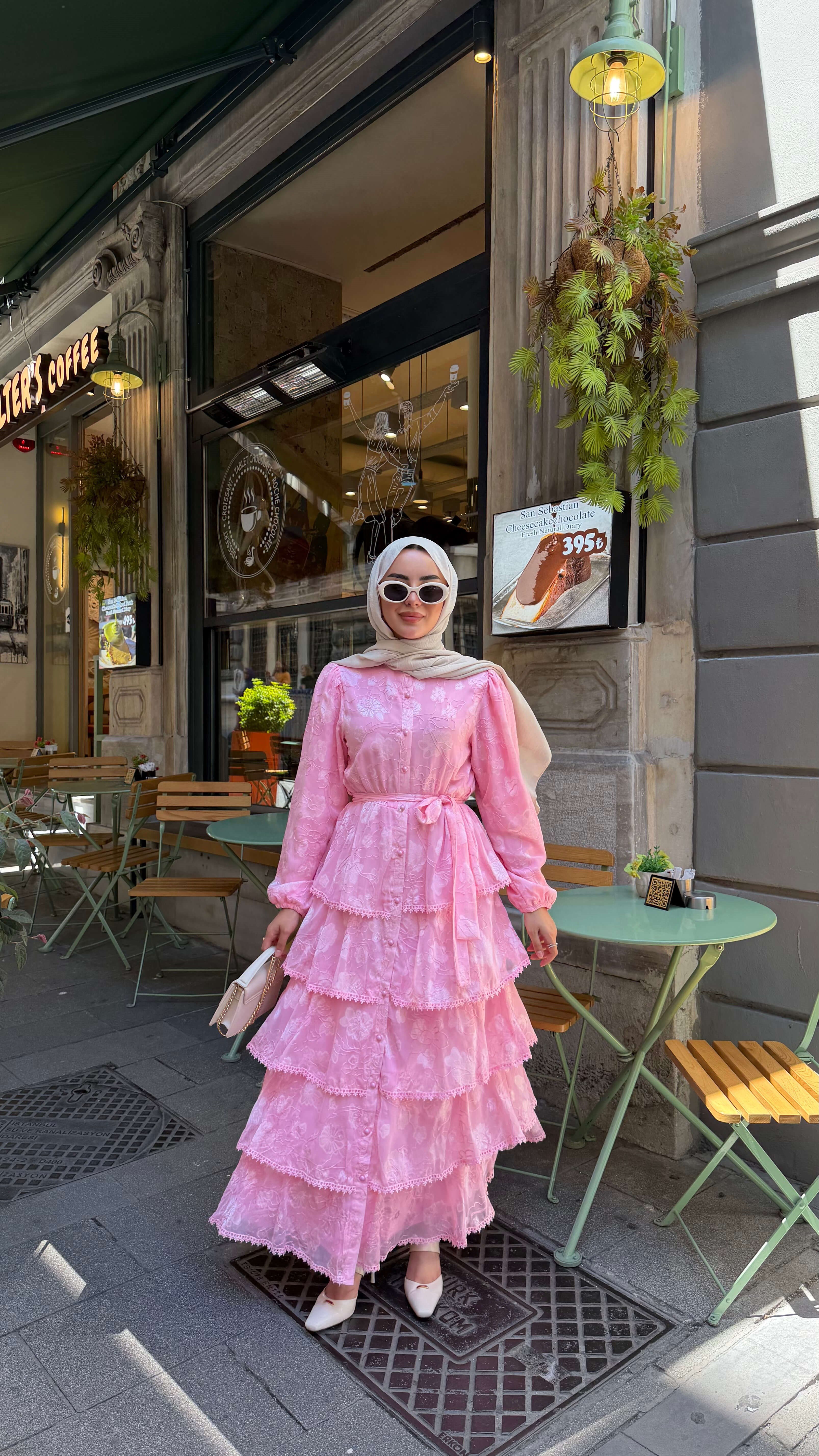 Brode İşlemeli Kat Kat Volanlı Bel Bağlamalı Takım Pembe