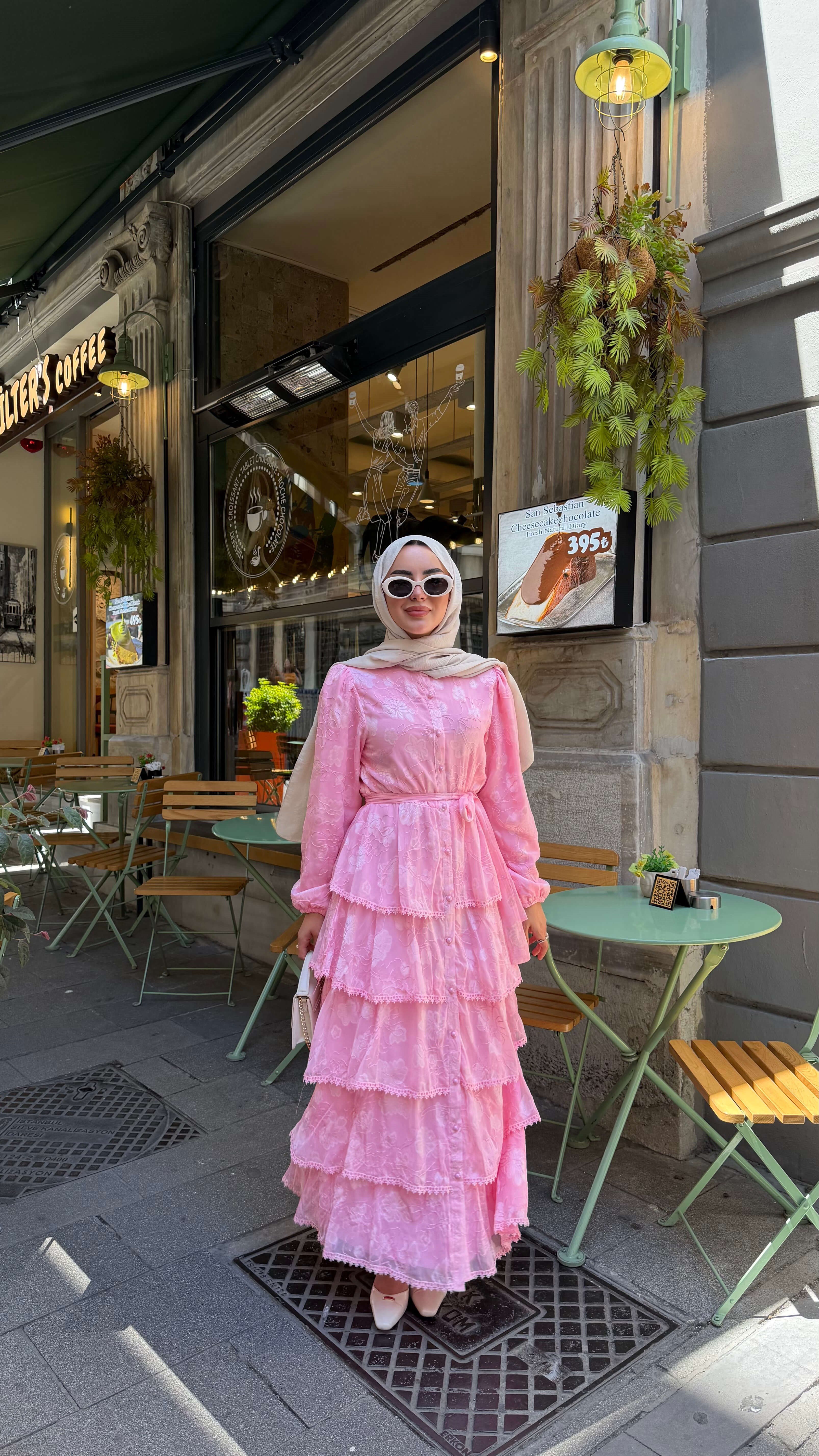 Brode İşlemeli Kat Kat Volanlı Bel Bağlamalı Takım Pembe