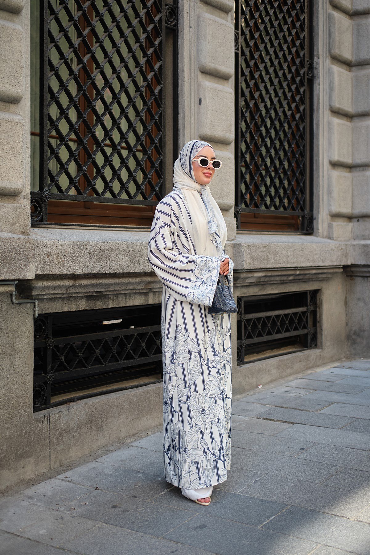 Çiçek Desenli Çizgi Detay Kimono Lacivert