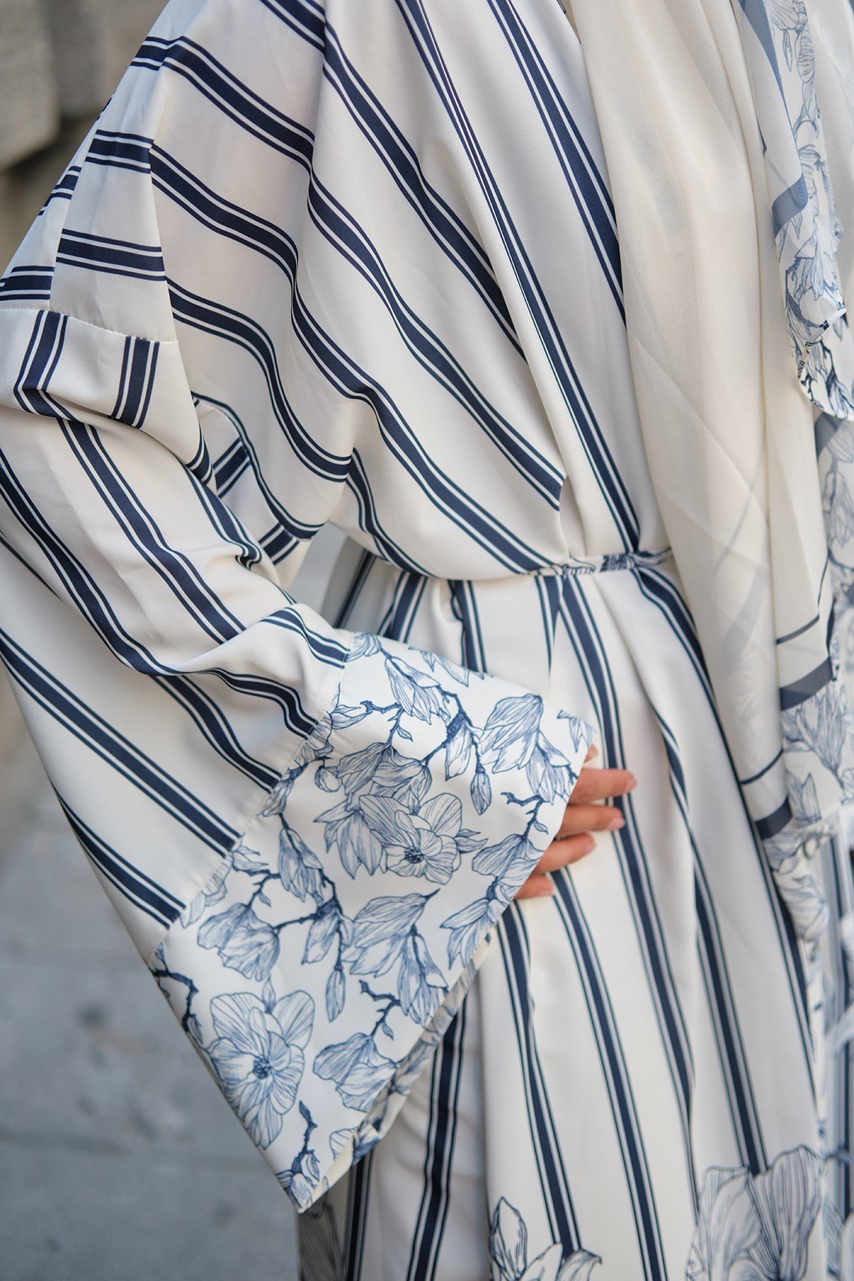Çiçek Desenli Çizgi Detay Kimono Lacivert
