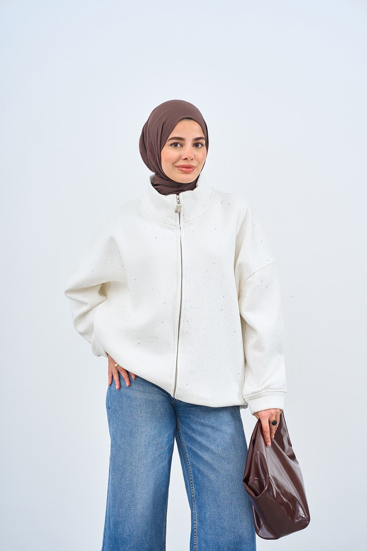 Çift Cepli Simli Fermuarlı Sweatshirt Beyaz