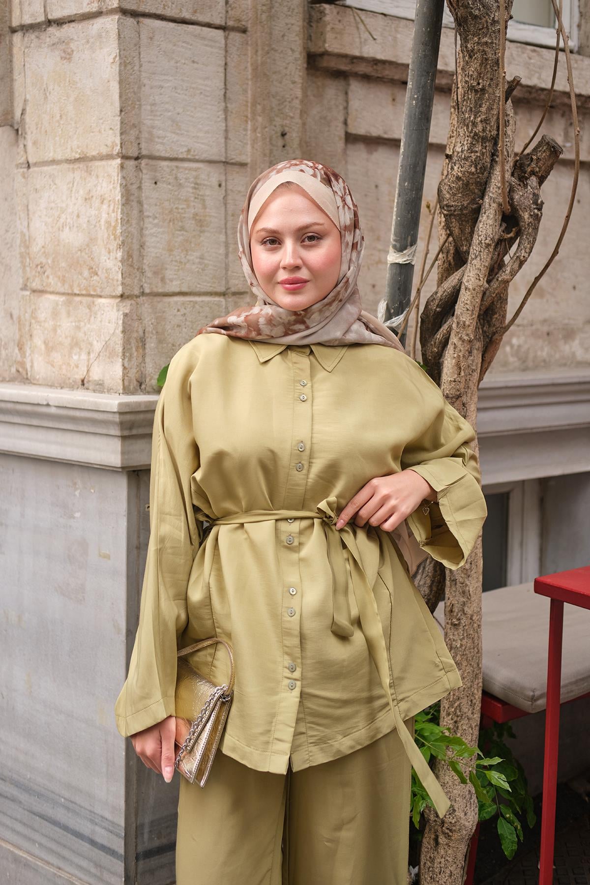 Çift Düğme Detaylı Bel Bağlamalı Takım Yağ Yeşil