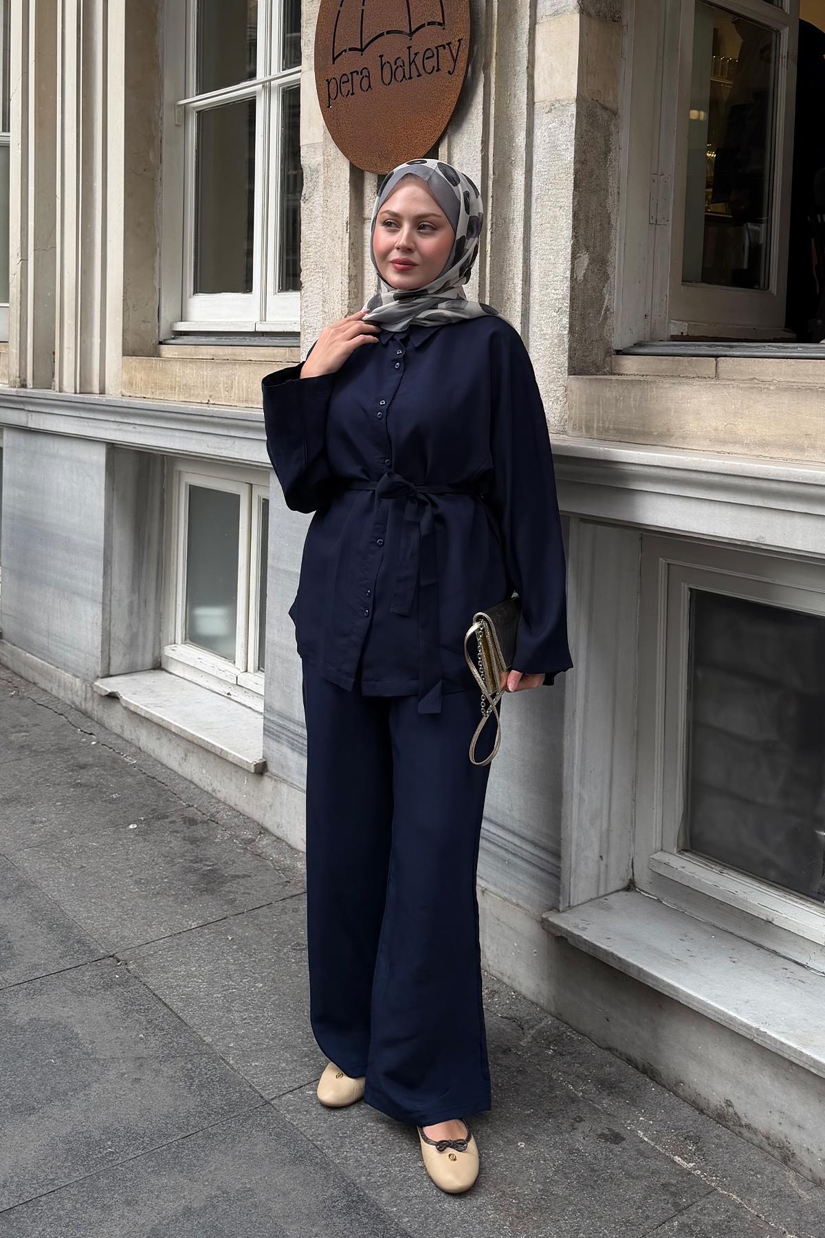 Çift Düğme Detaylı Bel Bağlamalı Takım Lacivert