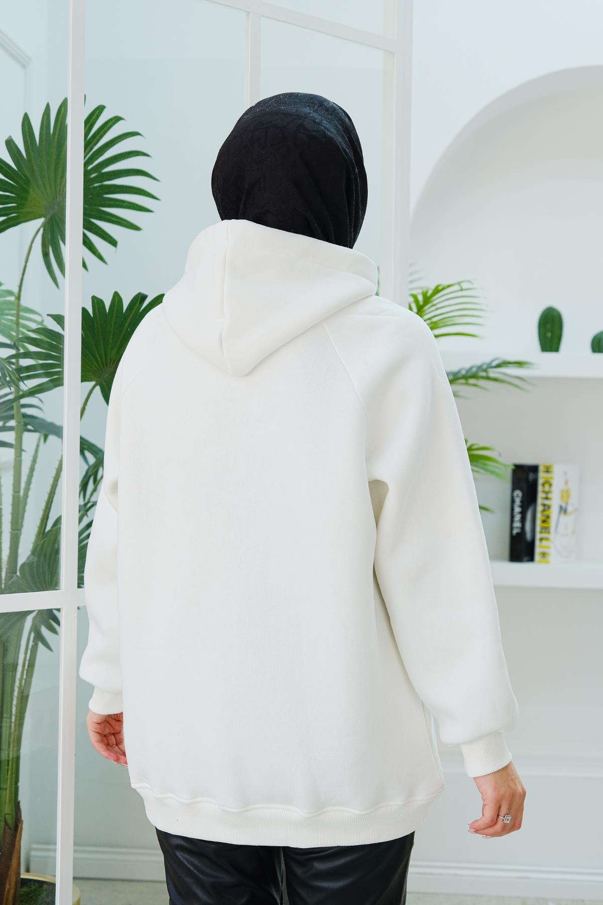 Çıt Çıt Detay Kapüşonlu Sweat Beyaz