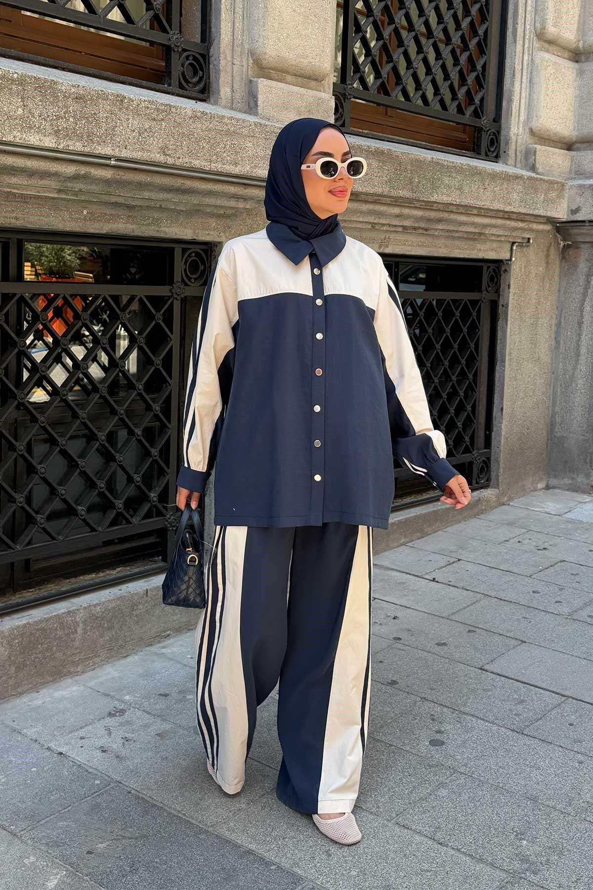 Çıtçıt Detay Çift Renk Kalın Şeritli Takım Lacivert