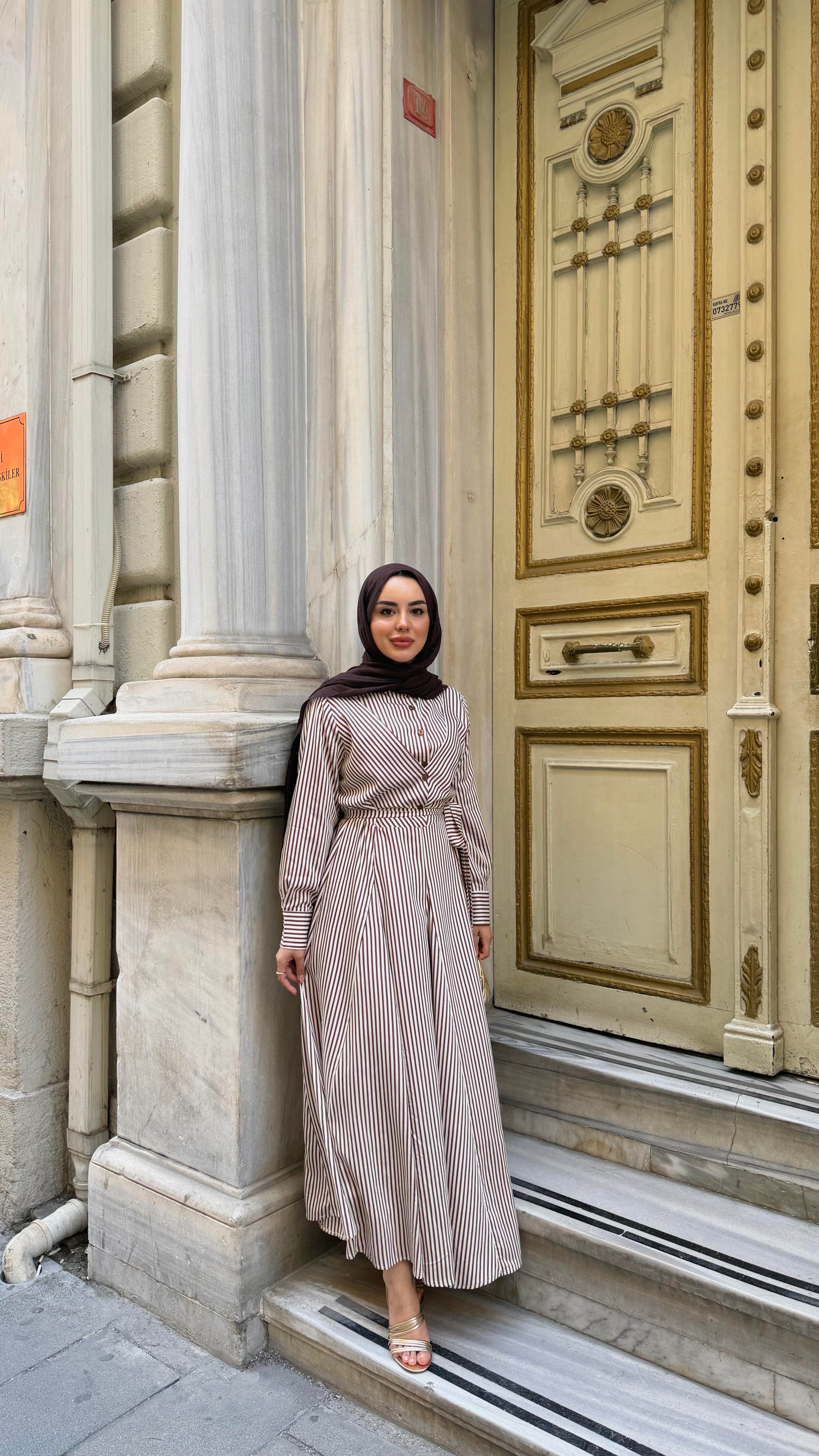 Çizgi Desenli Bel Bağlamalı Elbise Kahverengi