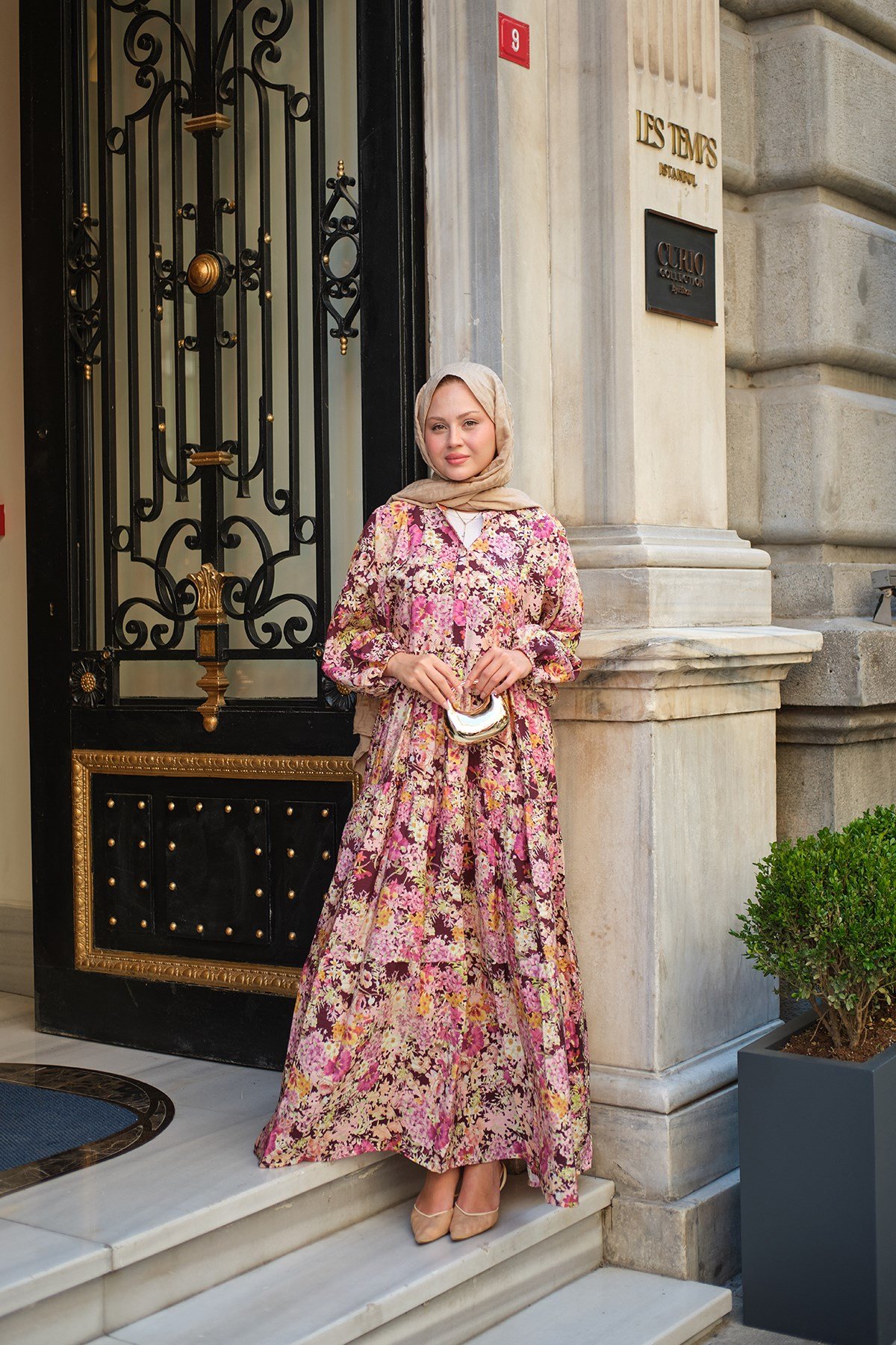 Düğmeli Çiçek Desen Viskon Elbise Pembe