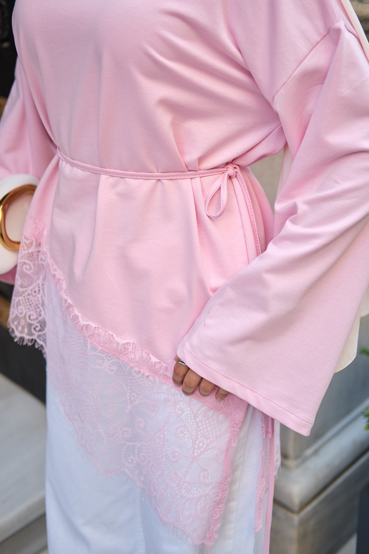 Eteği Dantel Detaylı Tunik Pembe