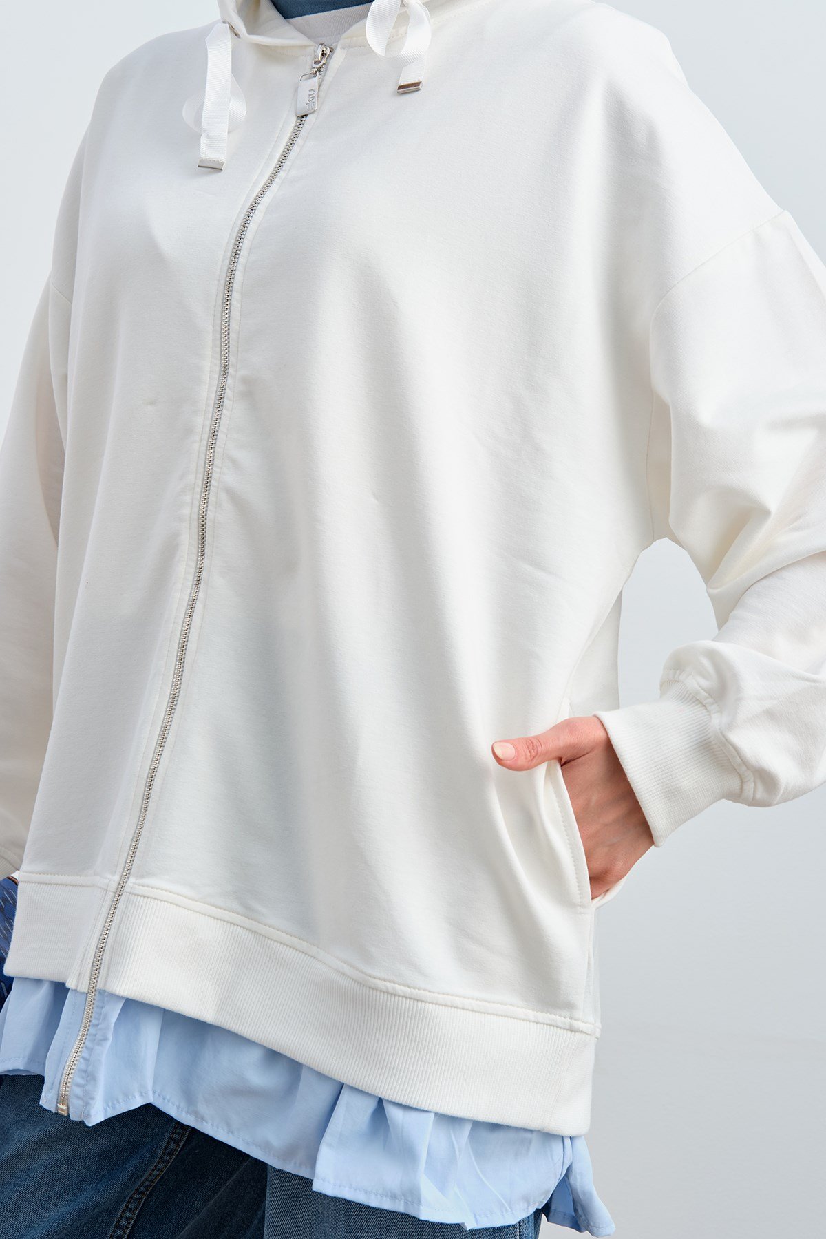 Etek Ve Fırfır Detay Çift Renk Sweatshirt Beyaz