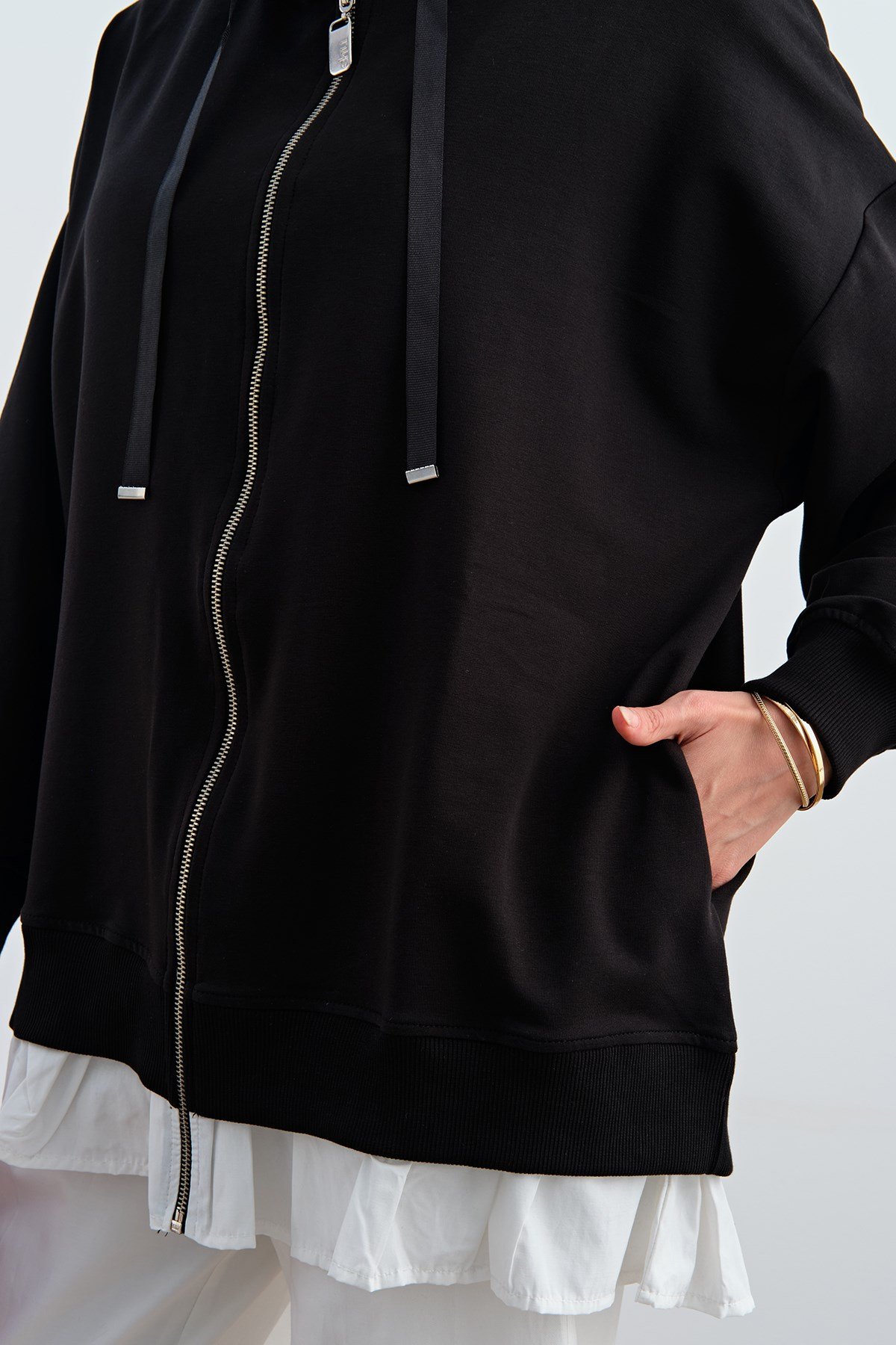 Etek Ve Fırfır Detay Çift Renk Sweatshirt Siyah