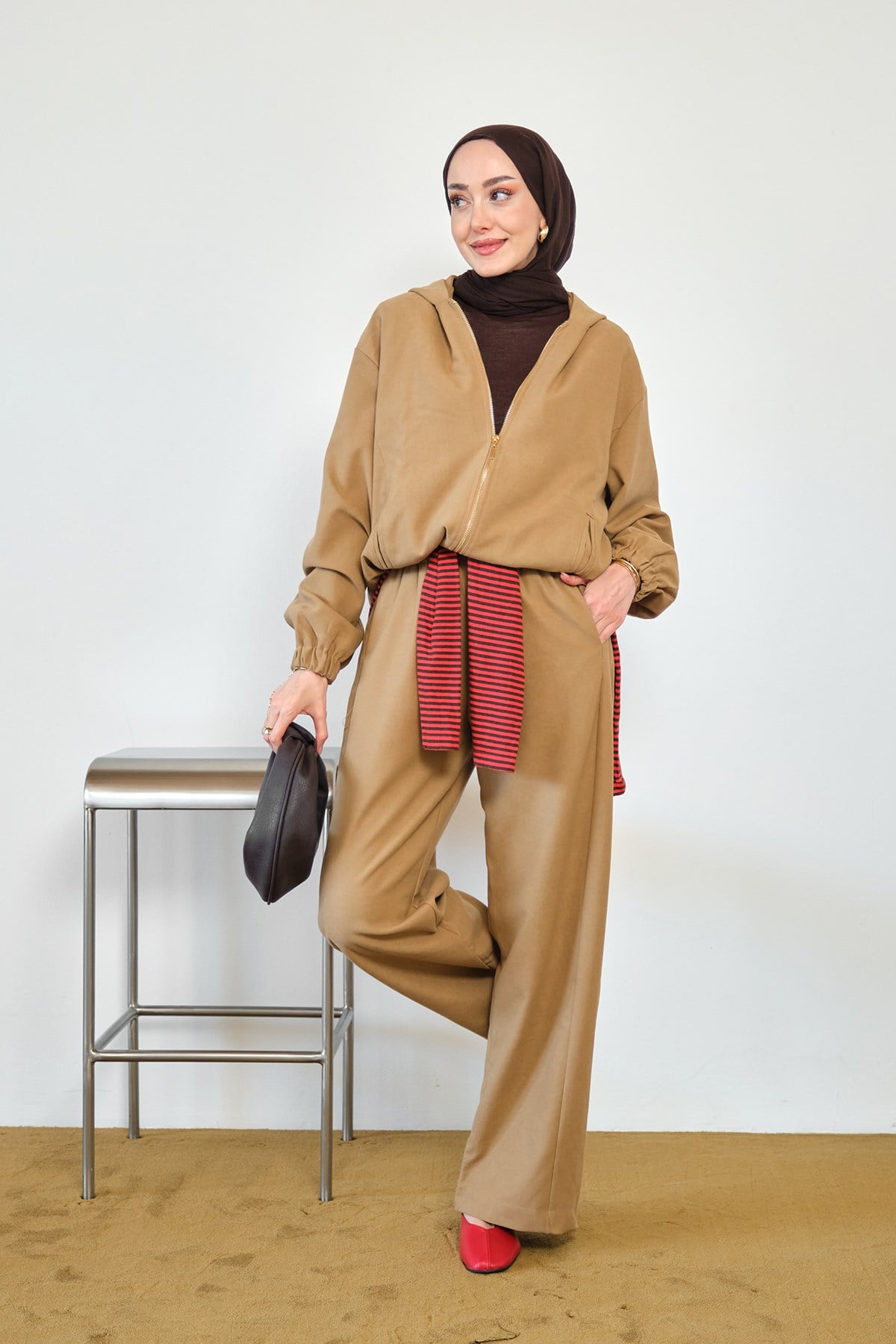 Fermuarlı Büzgü Detay Pantolonlu Takım Camel