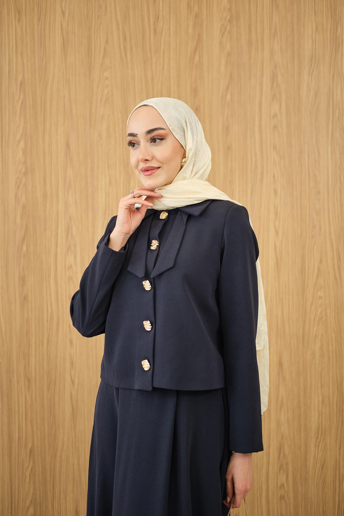 Fiyonk Görünümlü Çift Yaka Takım Lacivert