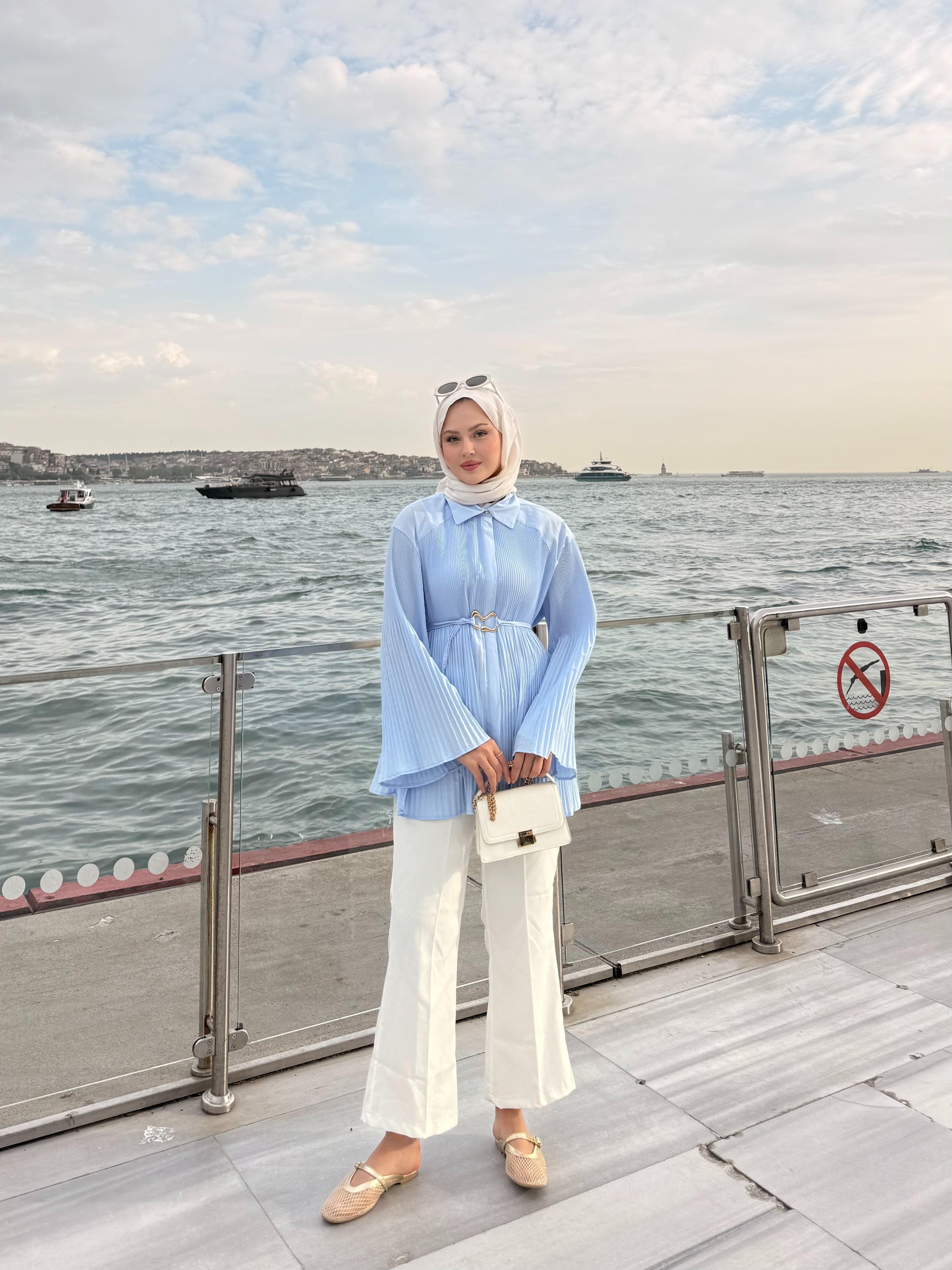 Gizli Düğme Detay Pliseli Kemer Tokalı Gömlek Mavi