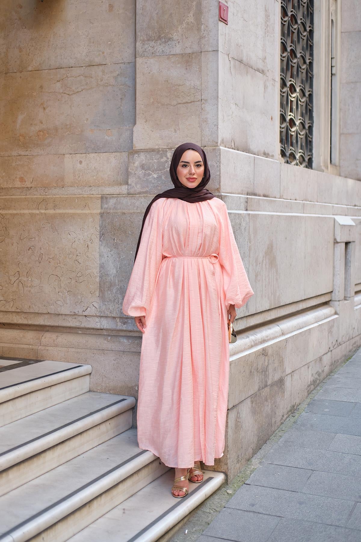 Gofre Dokulu Bel Bağlamalı Elbise Pembe