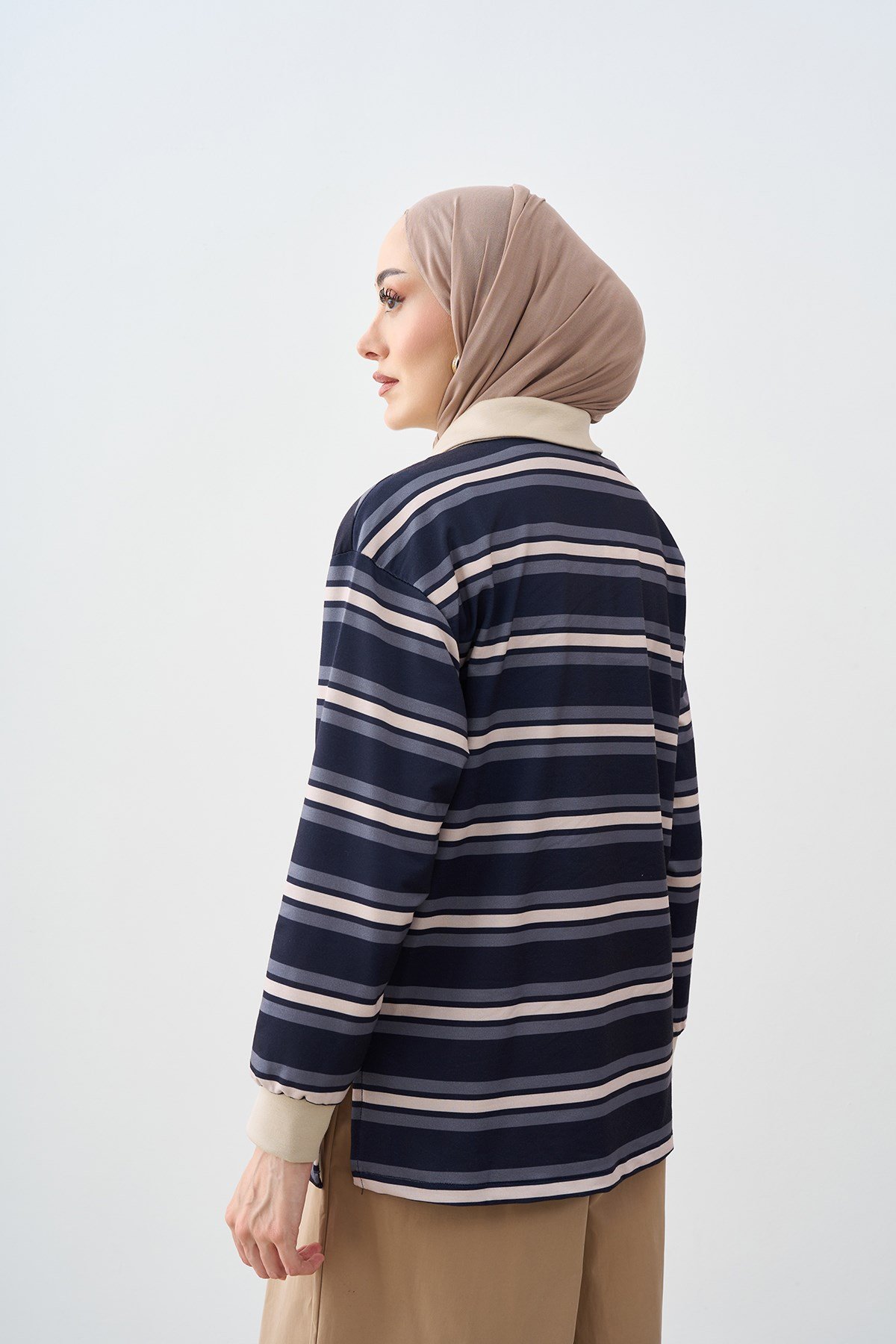 Gömlek Yaka Yarım Düğmeli Sweatshirt Gri