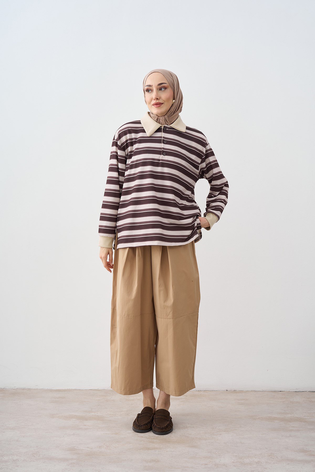 Gömlek Yaka Yarım Düğmeli Sweatshirt Kahverengi